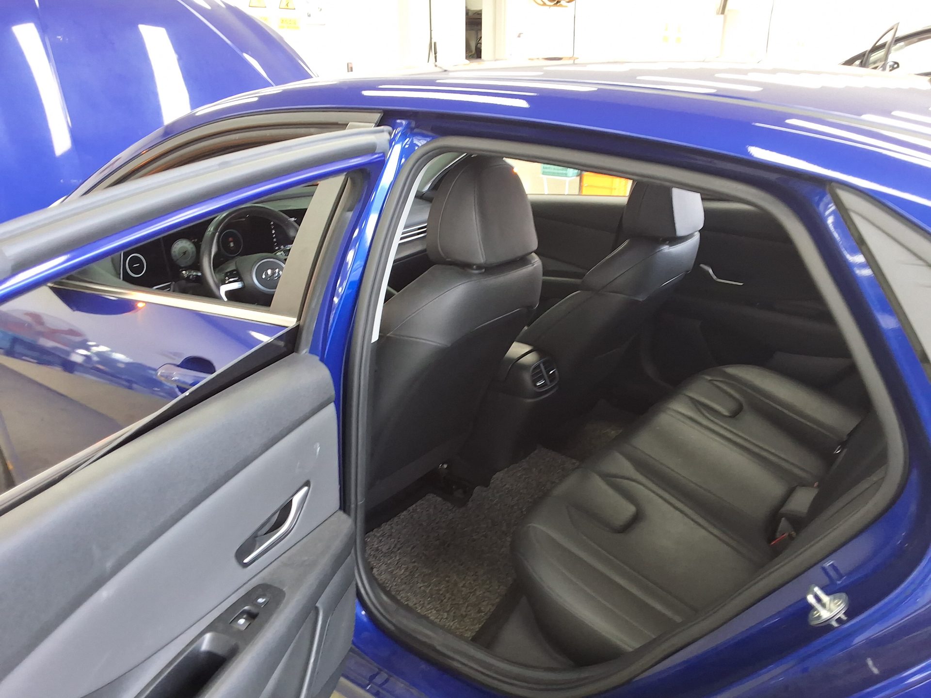 HYUNDAI AVANTE (CN7) 1.6 GASOLINE INSPIRATION 2021 - zdjęcie 12