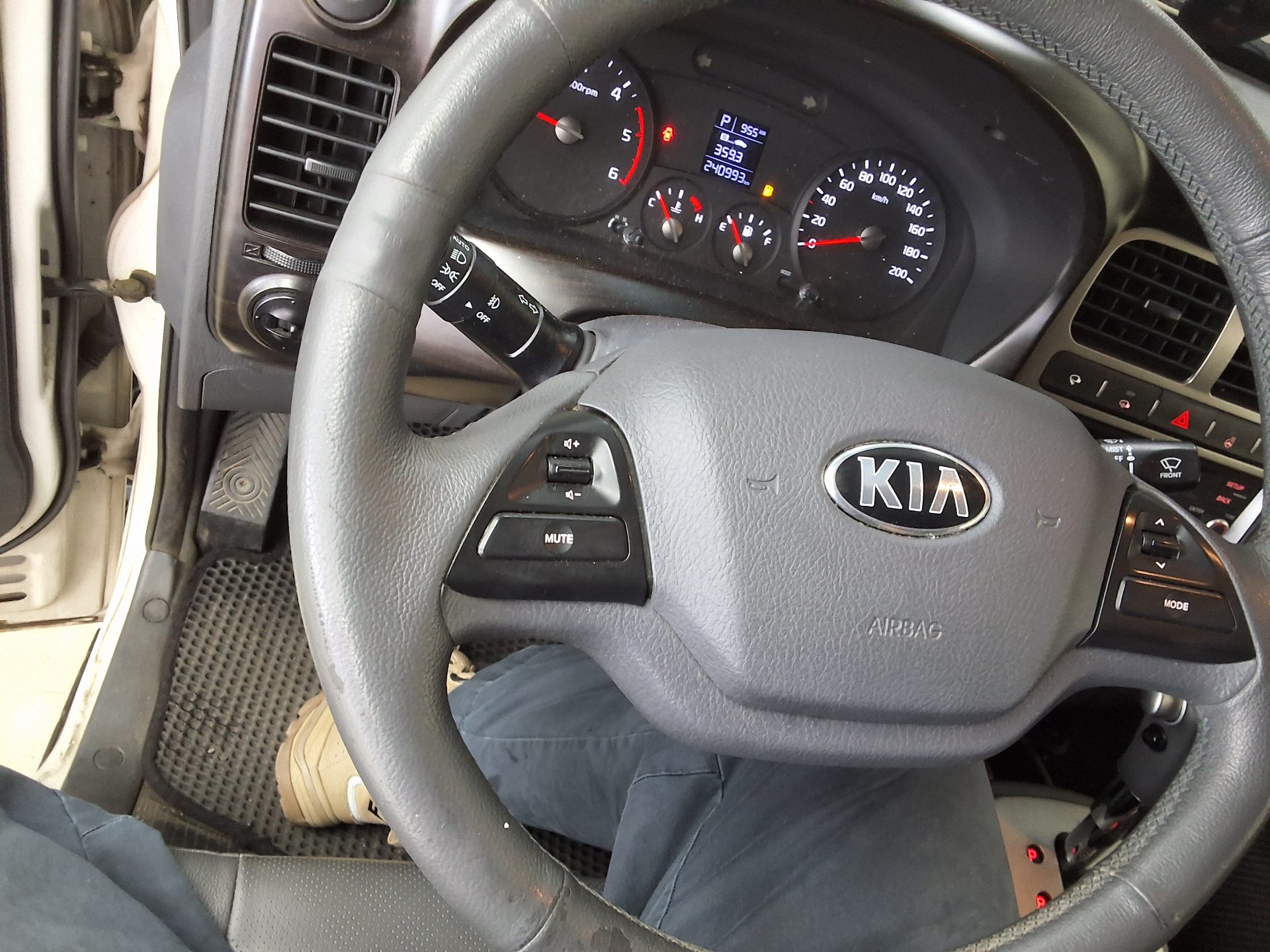 KIA BONGO III CARGO FREEZER BOX TRUCK 1 TON KING CAB 2019 - zdjęcie 19