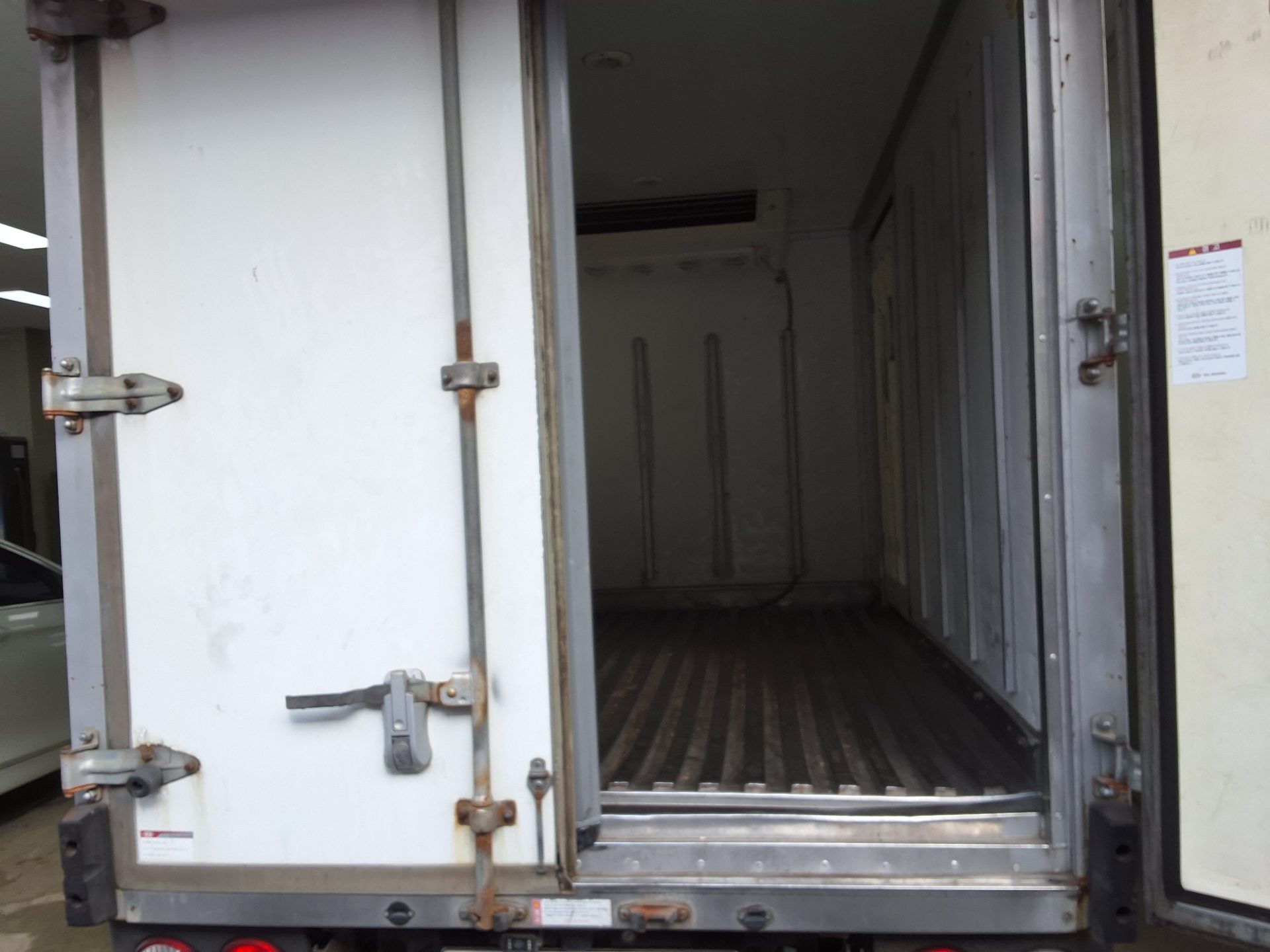 KIA BONGO III CARGO FREEZER BOX TRUCK 1 TON KING CAB 2019 - zdjęcie 13
