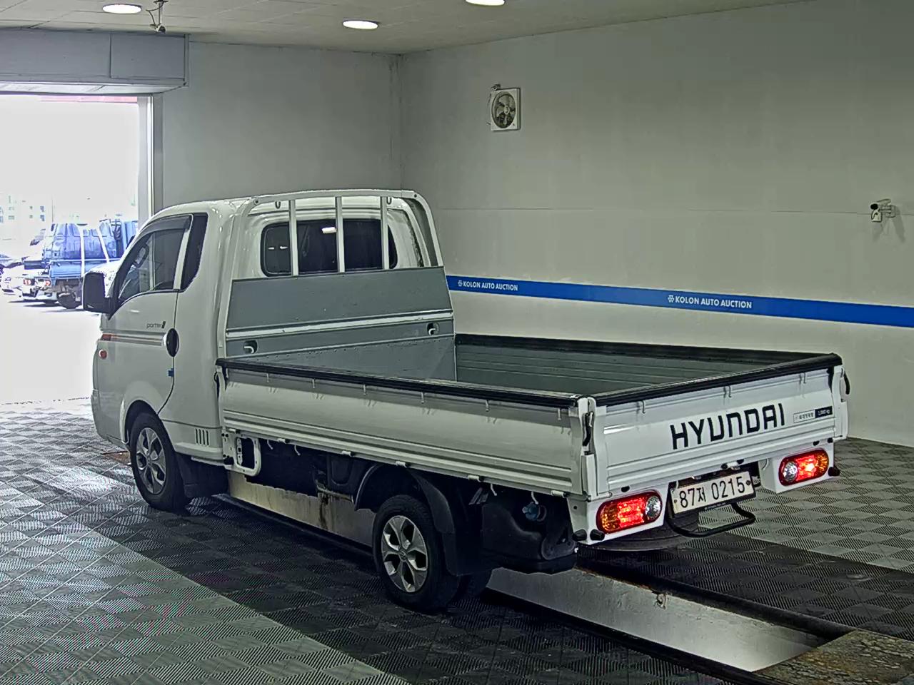 HYUNDAI PORTER II HIGH-ROOF BUILT-IN BOX TRUCK SUPER CAB 2020 - zdjęcie 6