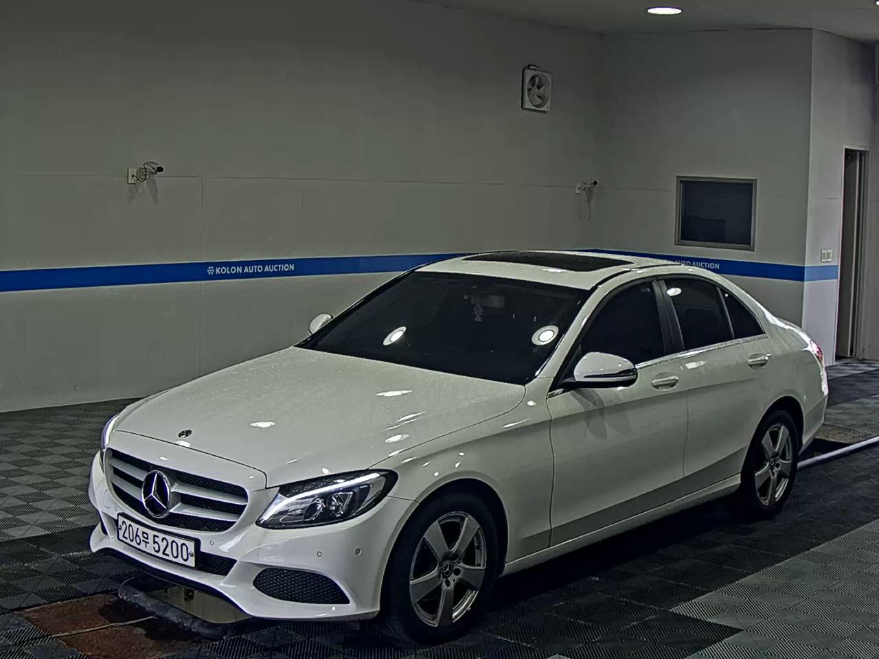 MERCEDES-BENZ C-CLASS (4TH GEN) C200 d 2018 - zdjęcie 2