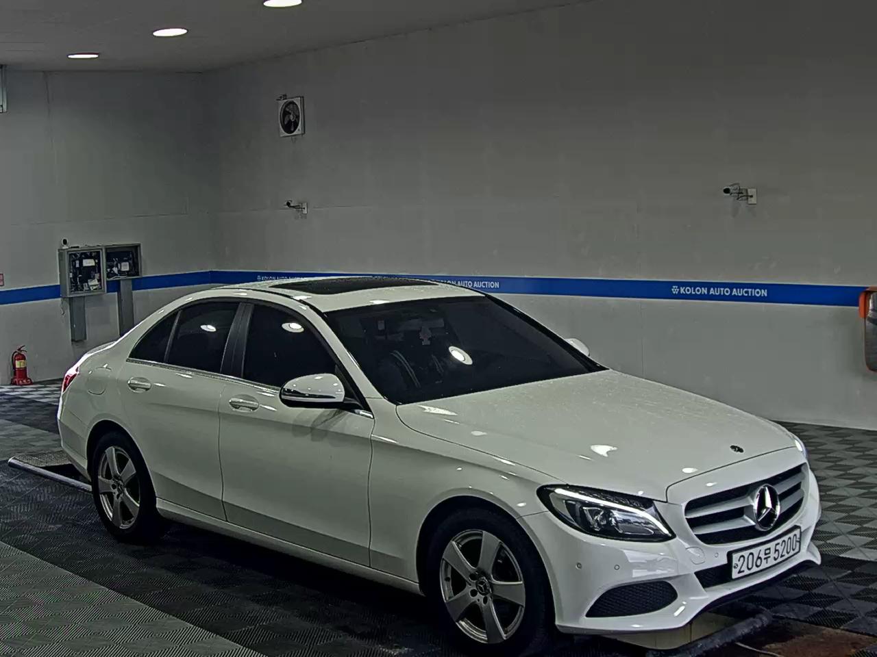 MERCEDES-BENZ C-CLASS (4TH GEN) C200 d 2018 - zdjęcie 3