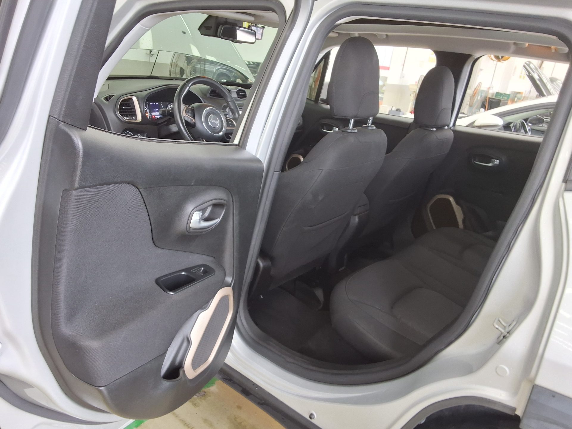 JEEP RENEGADE 2.0 DIESEL AWD LONGITUDE 2016 - zdjęcie 12