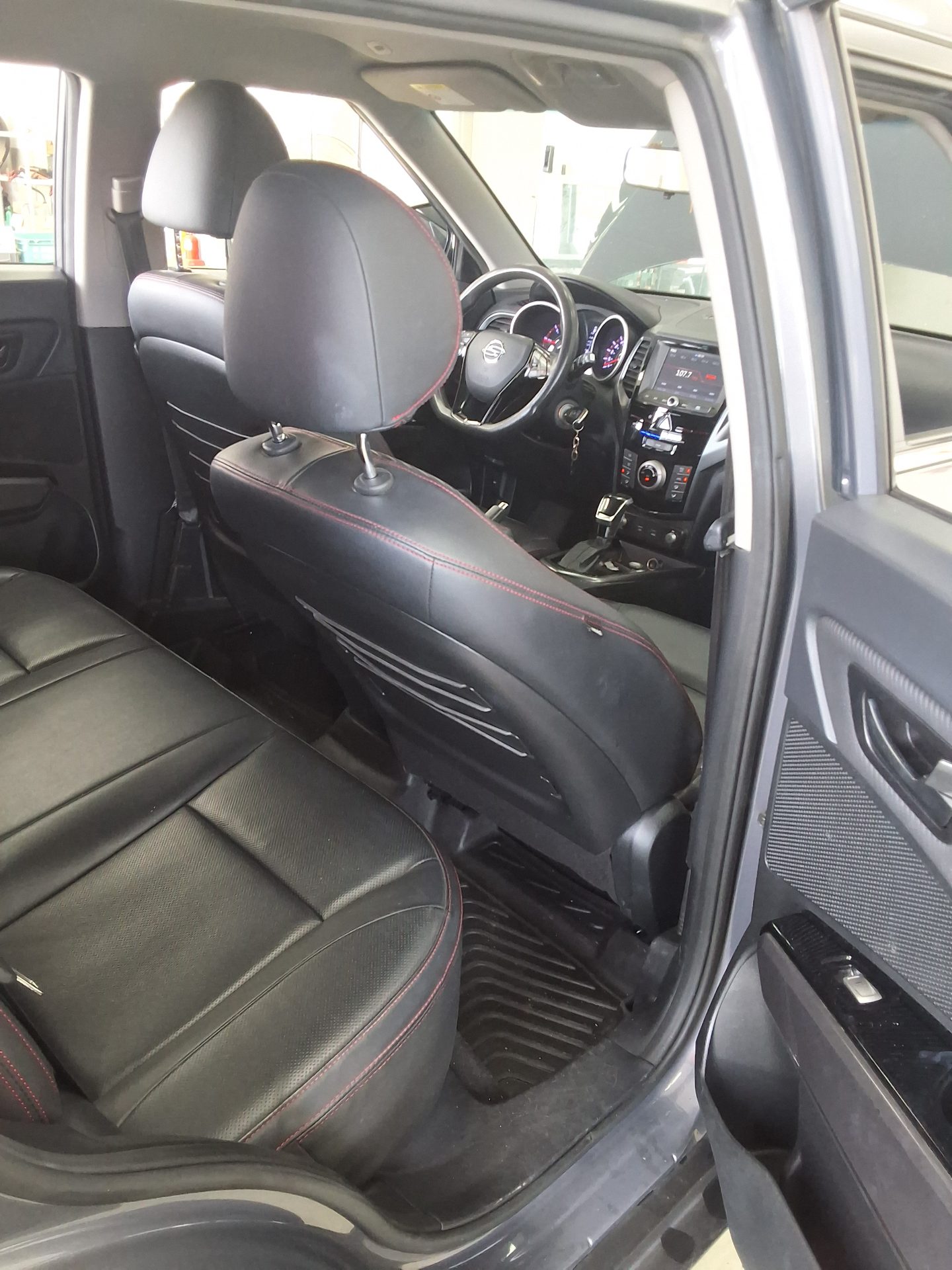 KG MOBILITY (SSANGYONG) TIVOLI AIR DIESEL 2WD AX 2019 - zdjęcie 13