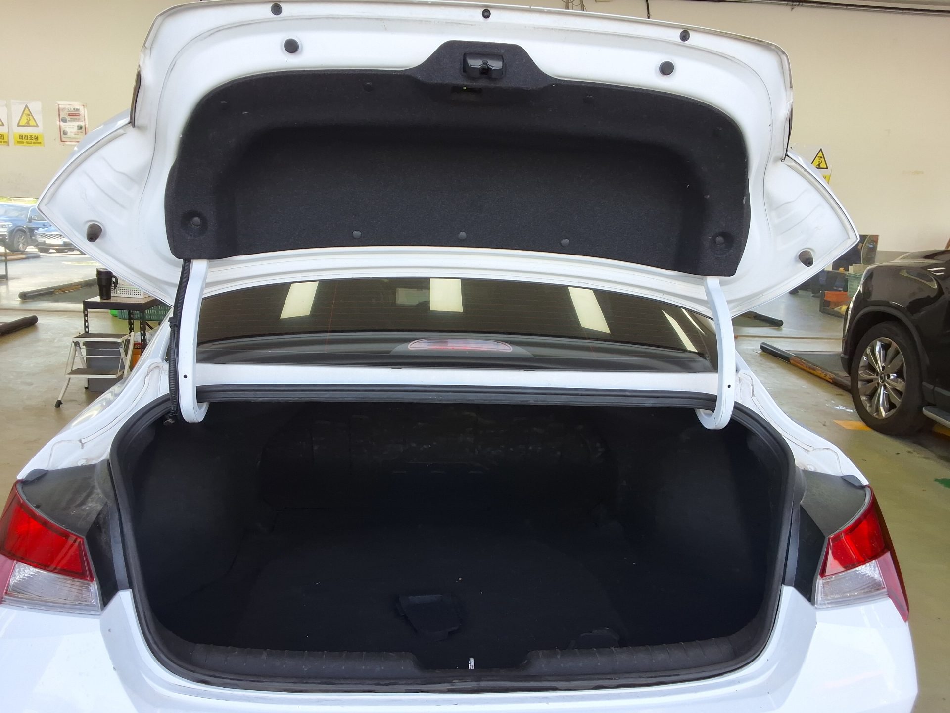 HYUNDAI AVANTE (CN7) 1.6 GASOLINE MODERN 2021 - zdjęcie 15
