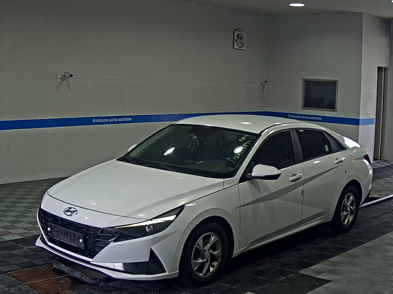 HYUNDAI AVANTE (CN7) 1.6 GASOLINE MODERN 2021 - zdjęcie 2