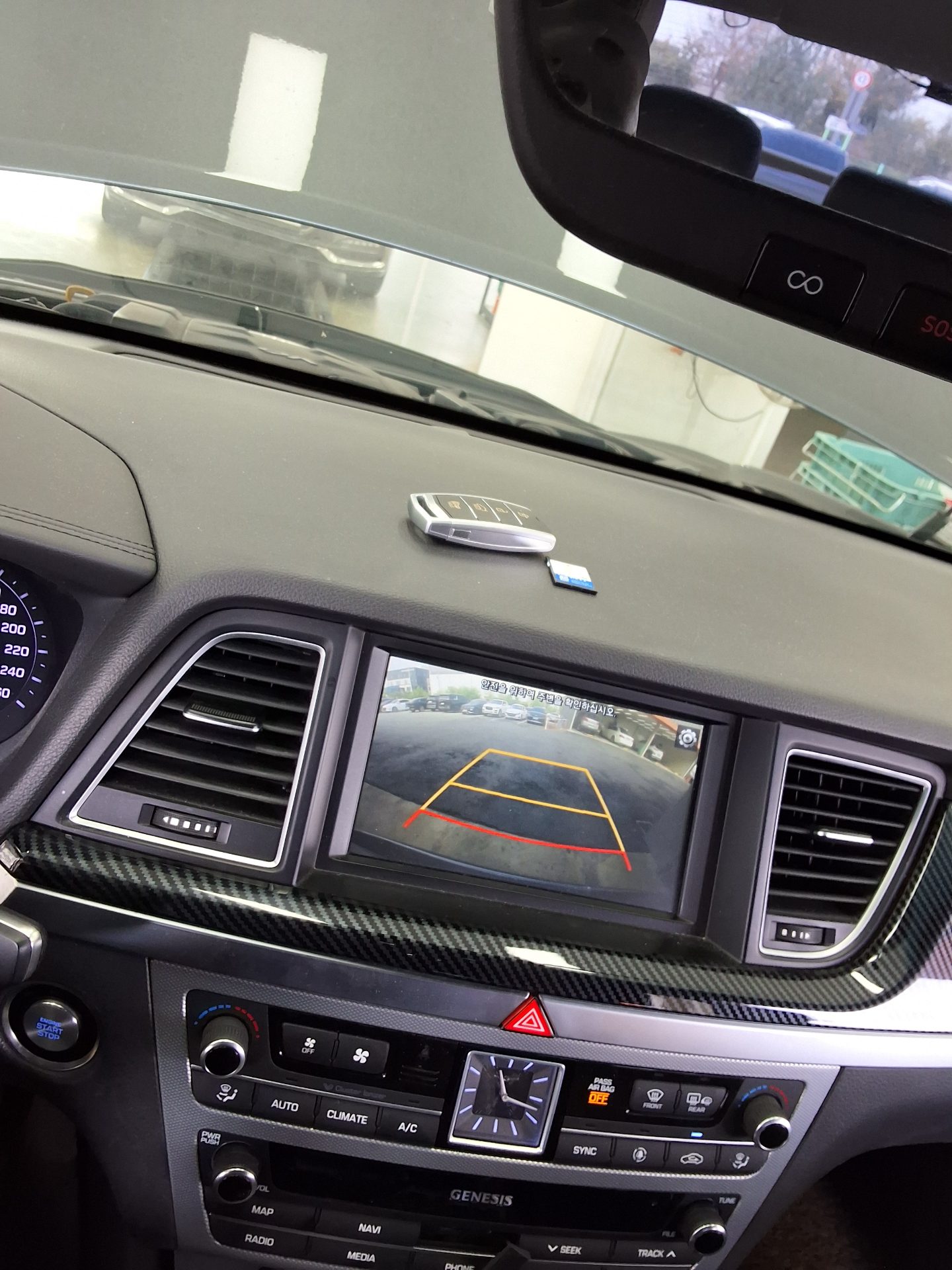 GENESIS G80 3.3 GDi AWD LUXURY 2019 - zdjęcie 18
