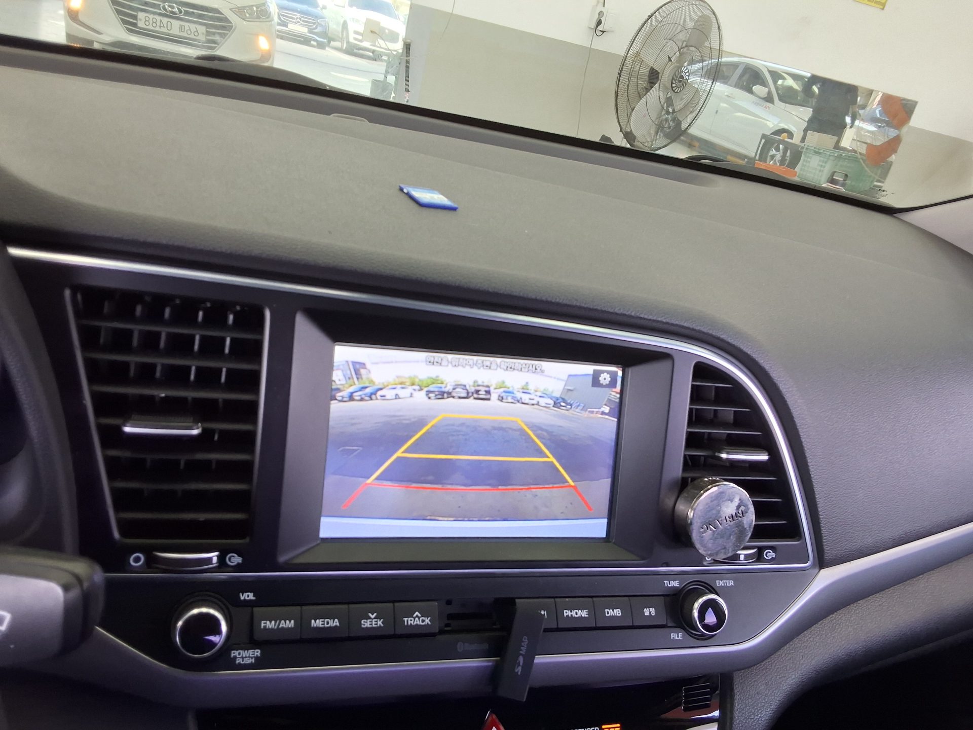 HYUNDAI AVANTE AD 1.6 GDi SMART 2017 - zdjęcie 18