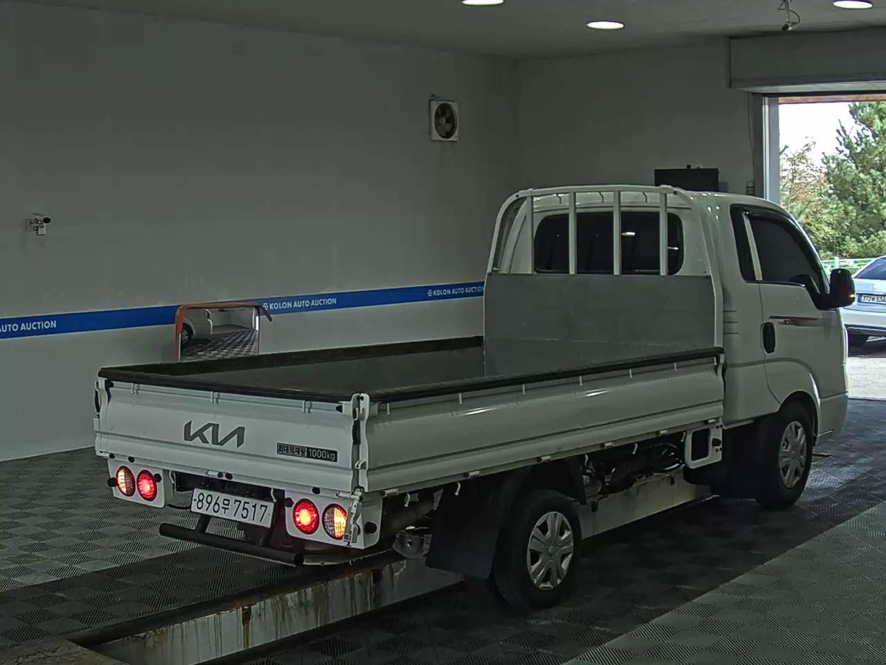 KIA THE NEW BONGO III CARGO BUILT-IN BOX TRUCK LPI PLUS MODEL 2024 - zdjęcie 5