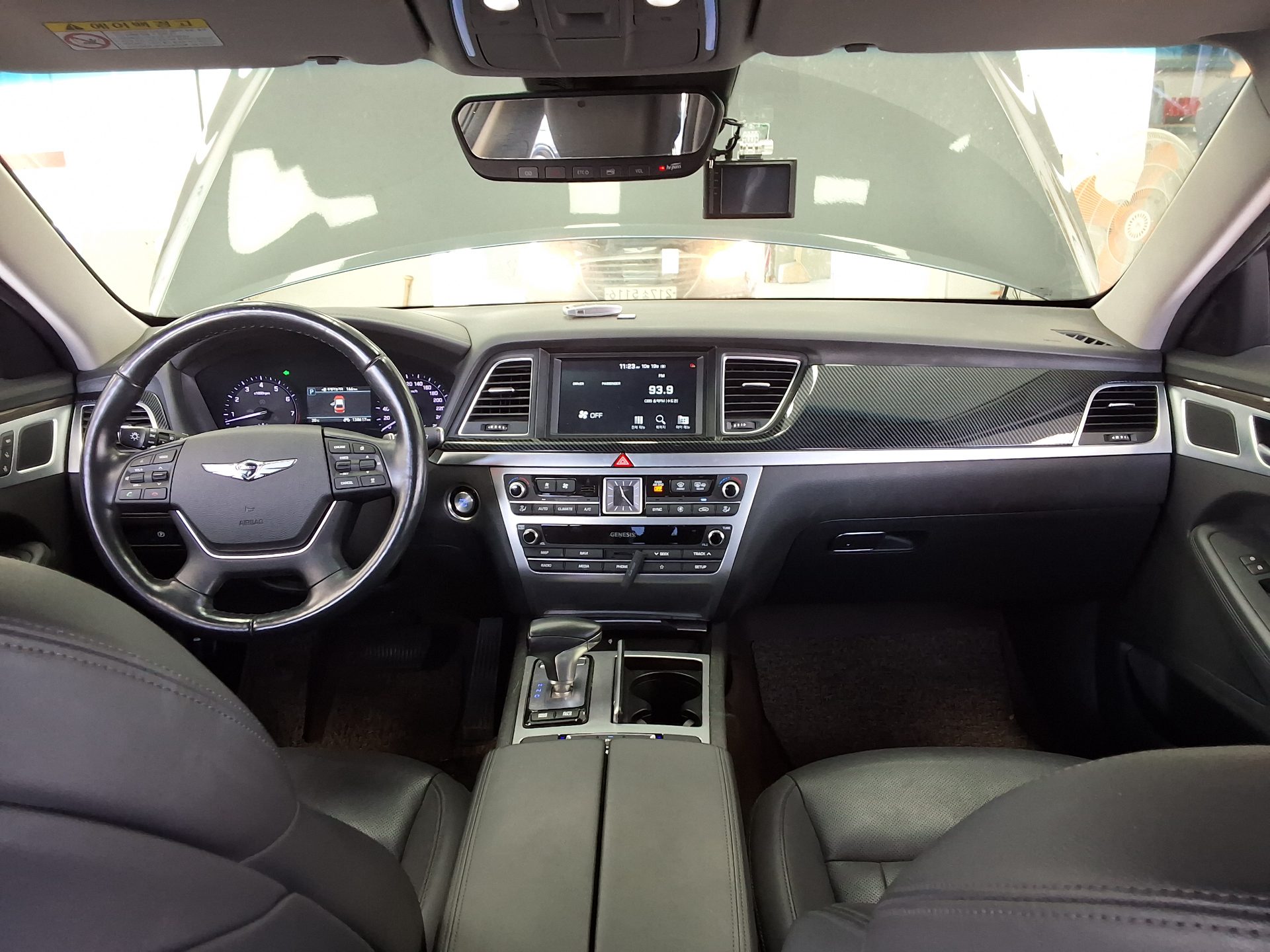 GENESIS G80 3.3 GDi AWD LUXURY 2019 - zdjęcie 11