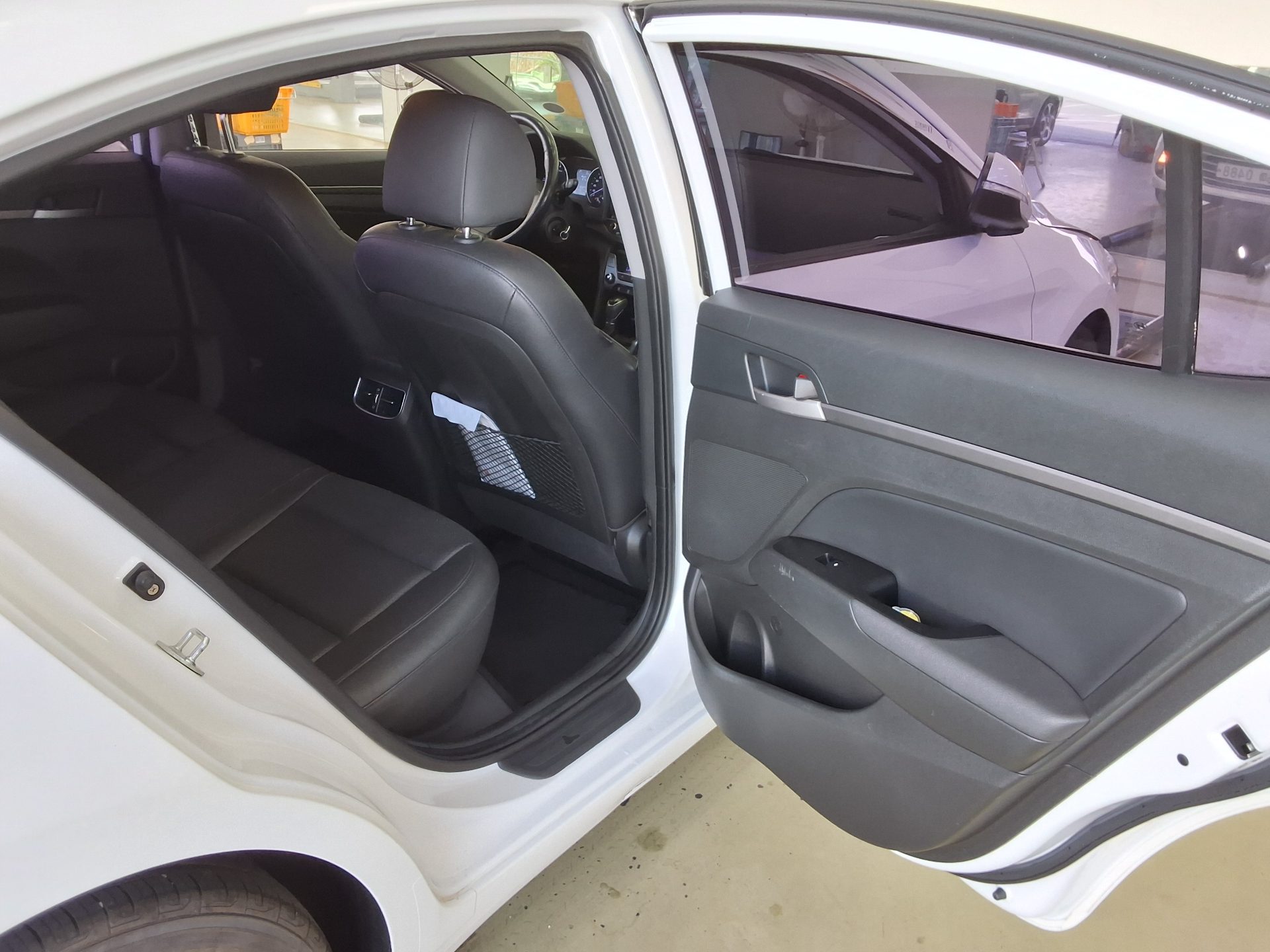 HYUNDAI AVANTE AD 1.6 GDi SMART 2017 - zdjęcie 13