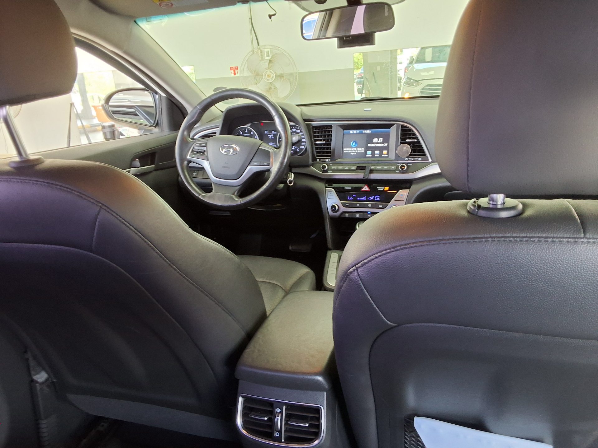 HYUNDAI AVANTE AD 1.6 GDi SMART 2017 - zdjęcie 11