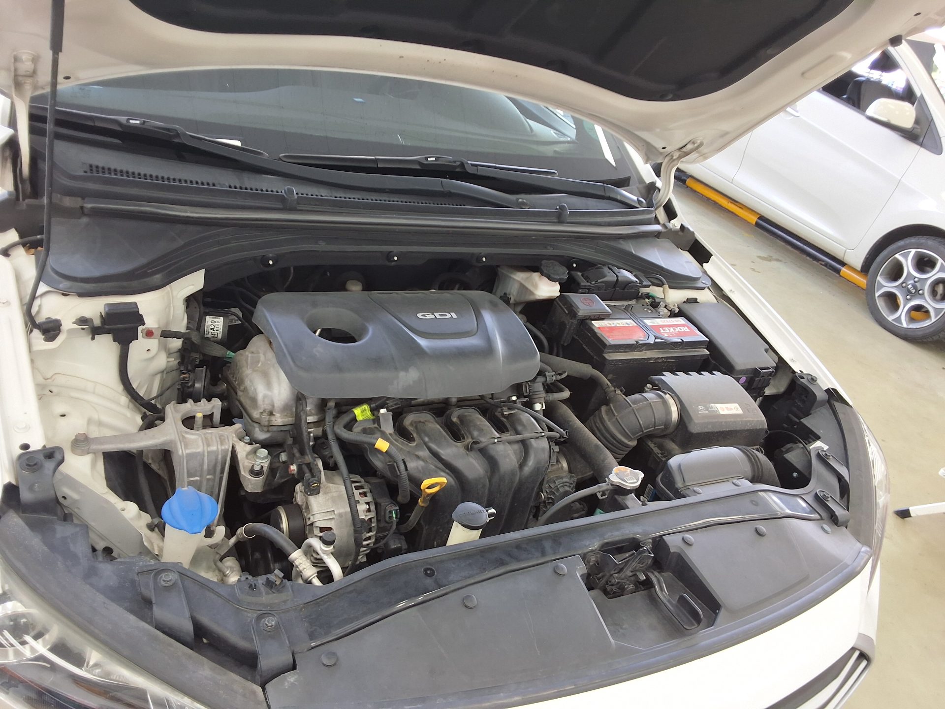 HYUNDAI AVANTE AD 1.6 GDi SMART 2017 - zdjęcie 19