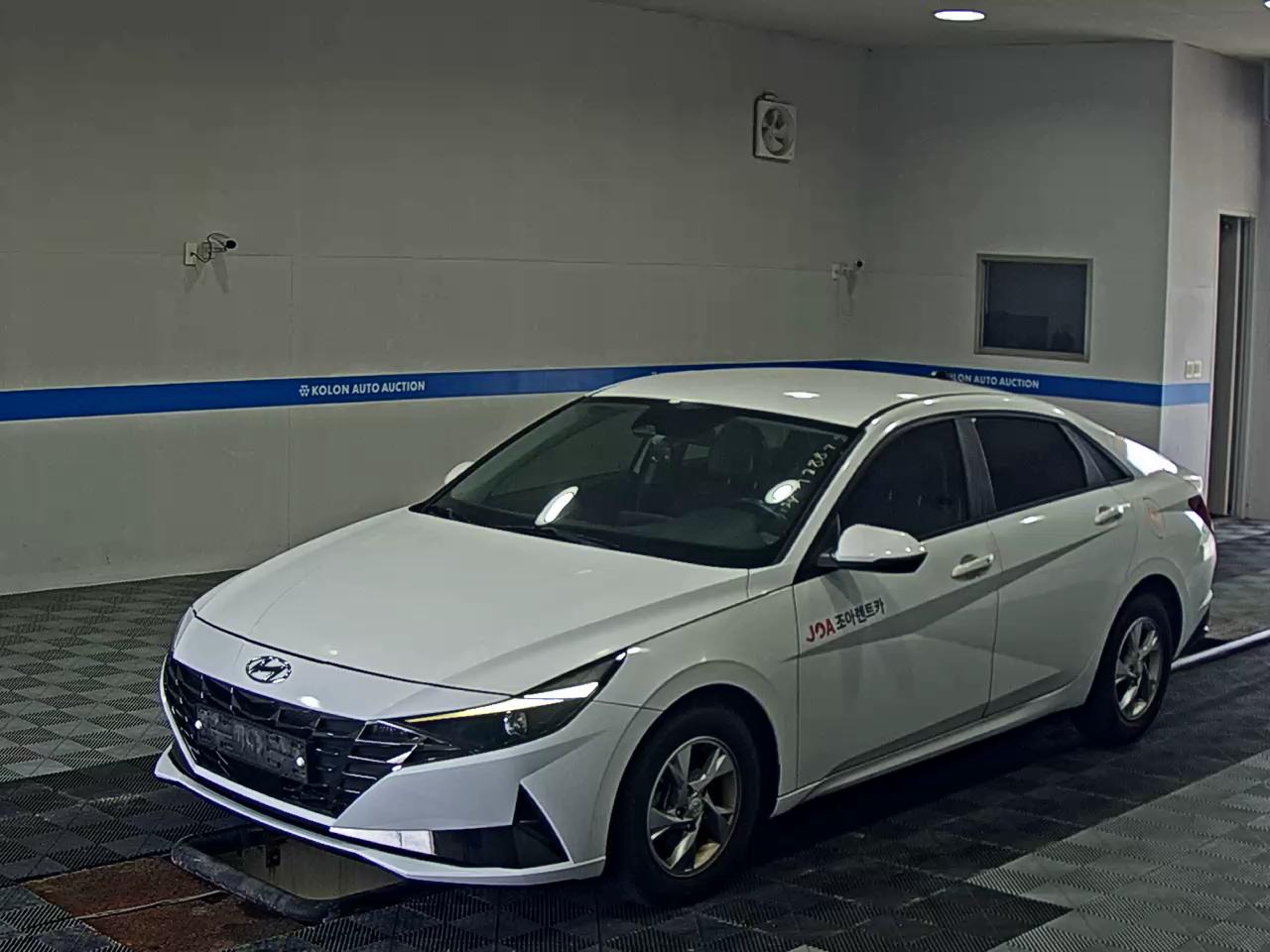 HYUNDAI AVANTE (CN7) 1.6 GASOLINE MODERN 2021 - zdjęcie 2