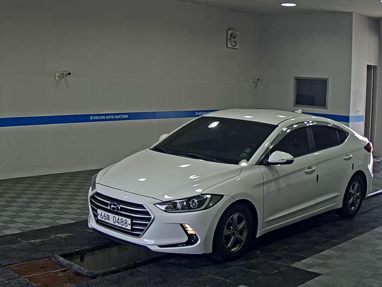 HYUNDAI AVANTE AD 1.6 GDi SMART 2017 - zdjęcie 2
