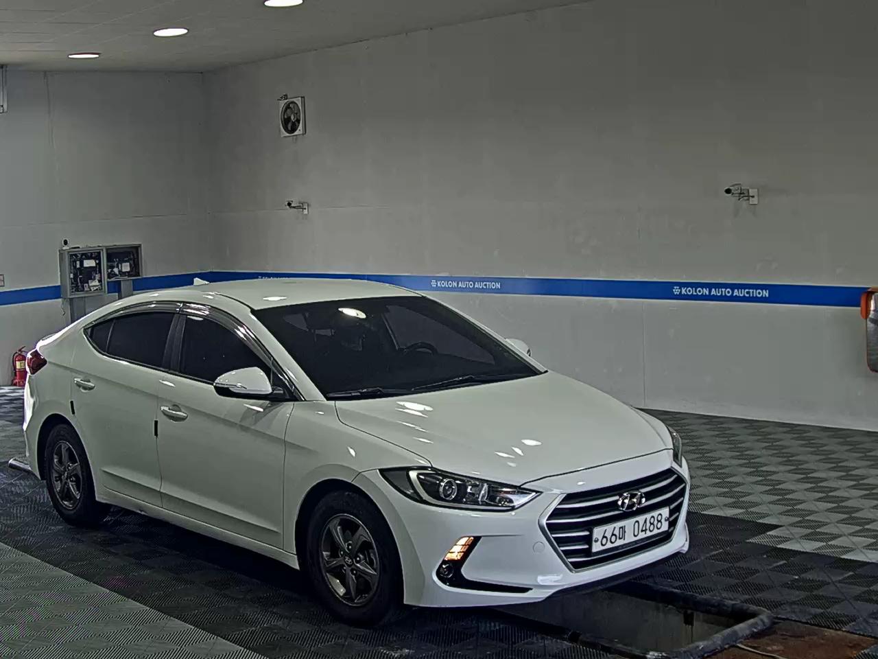 HYUNDAI AVANTE AD 1.6 GDi SMART 2017 - zdjęcie 3