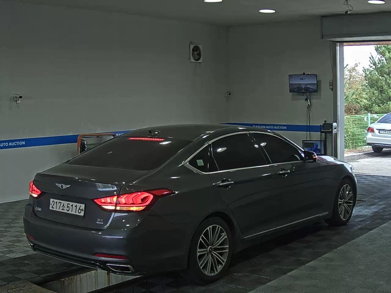 GENESIS G80 3.3 GDi AWD LUXURY 2019 - zdjęcie 5