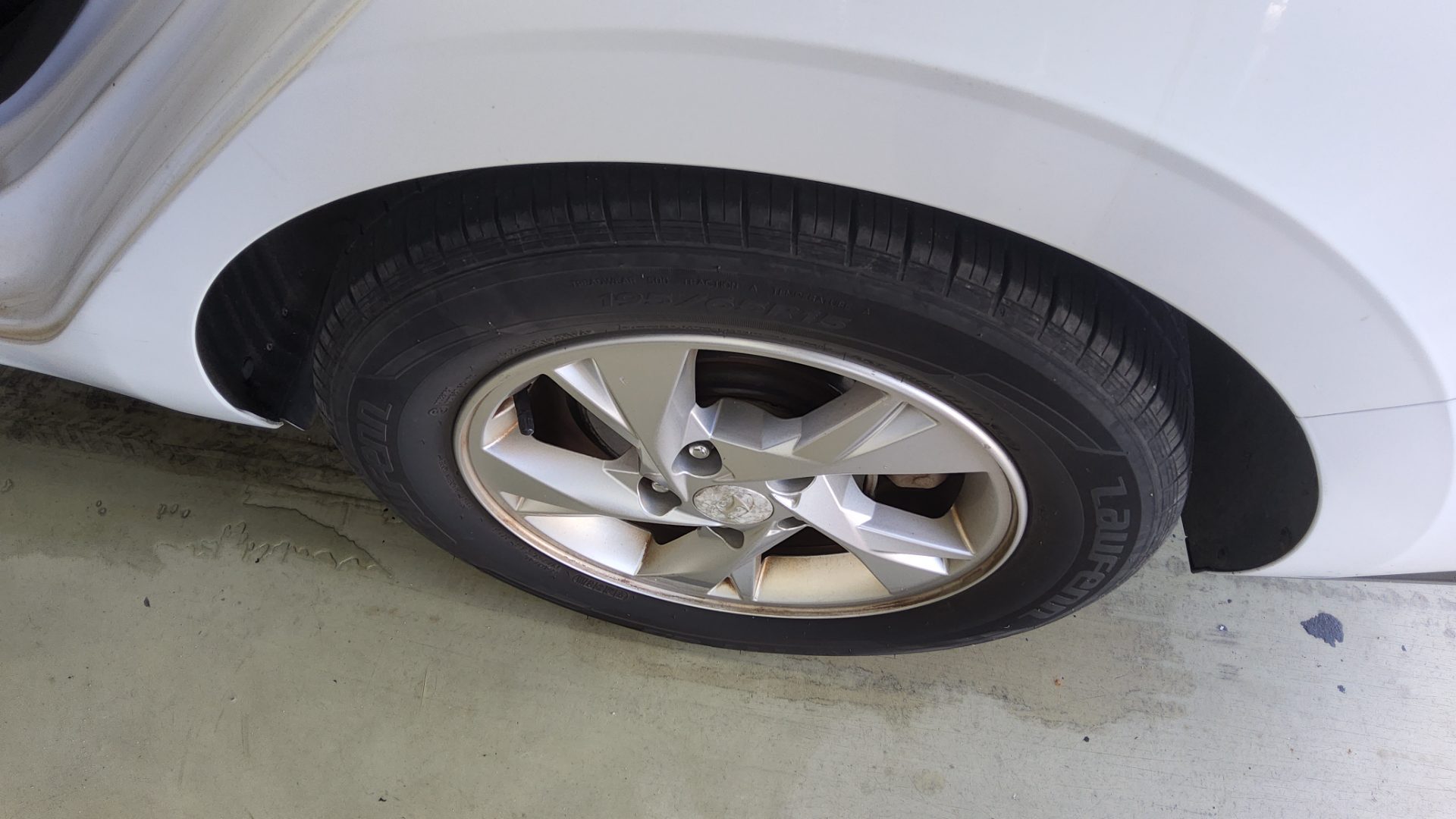 HYUNDAI AVANTE (CN7) 1.6 GASOLINE MODERN 2021 - zdjęcie 24