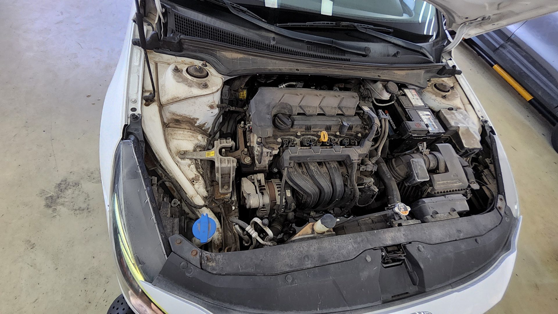 HYUNDAI AVANTE (CN7) 1.6 GASOLINE MODERN 2021 - zdjęcie 21