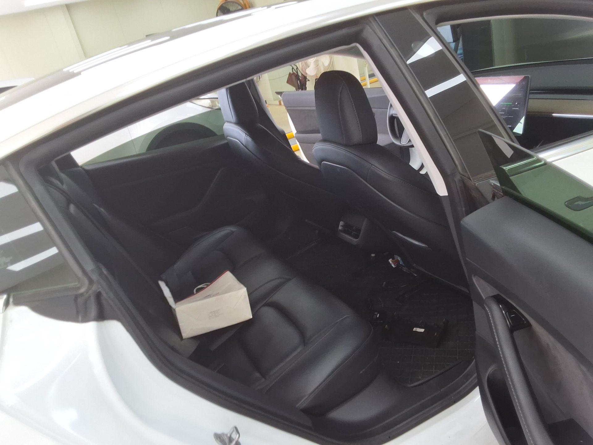 TESLA MODEL 3 EV RWD STANDARD RANGE PLUS 2020 - zdjęcie 13