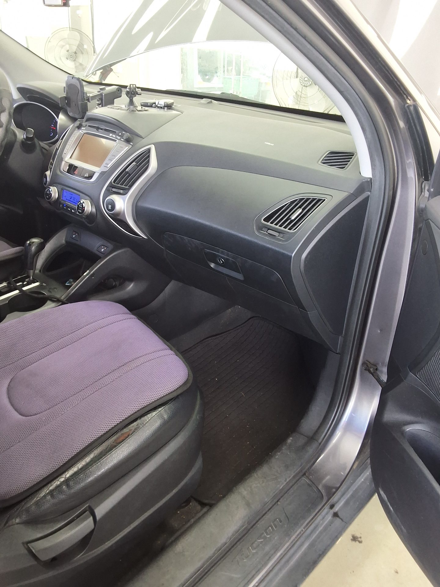 HYUNDAI TUCSON ix DIESEL R20 2WD LX20 PREMIER 2010 - zdjęcie 14