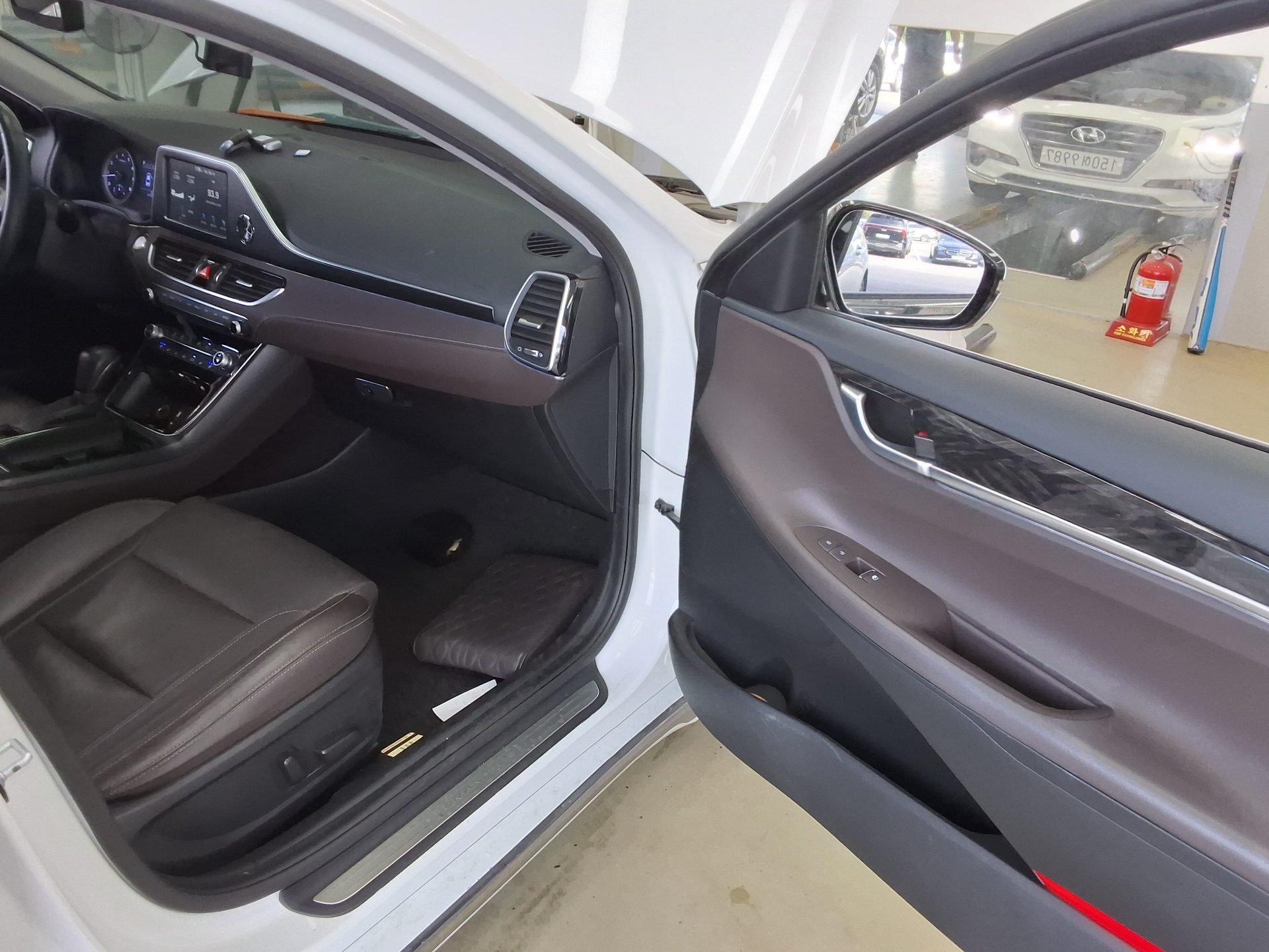 HYUNDAI GRANDEUR IG 3.0 LPi RENTAL CAR MODERN 2019 - zdjęcie 14