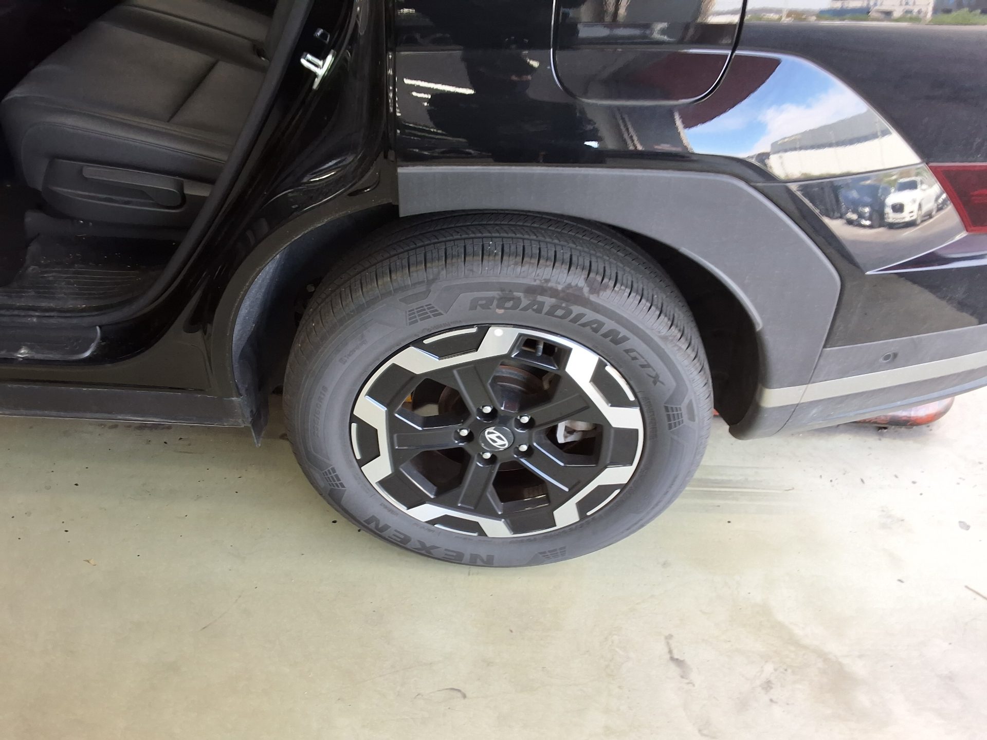 HYUNDAI THE ALL NEW SANTA FE GASOLINE 2.5 2WD PRESTIGE PLUS 2025 - zdjęcie 21