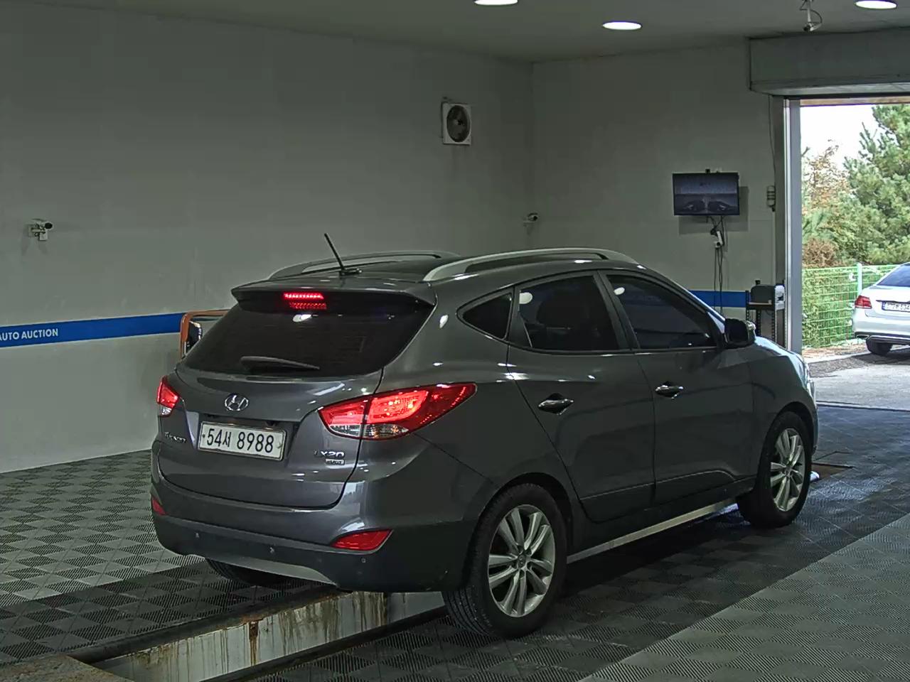 HYUNDAI TUCSON ix DIESEL R20 2WD LX20 PREMIER 2010 - zdjęcie 5