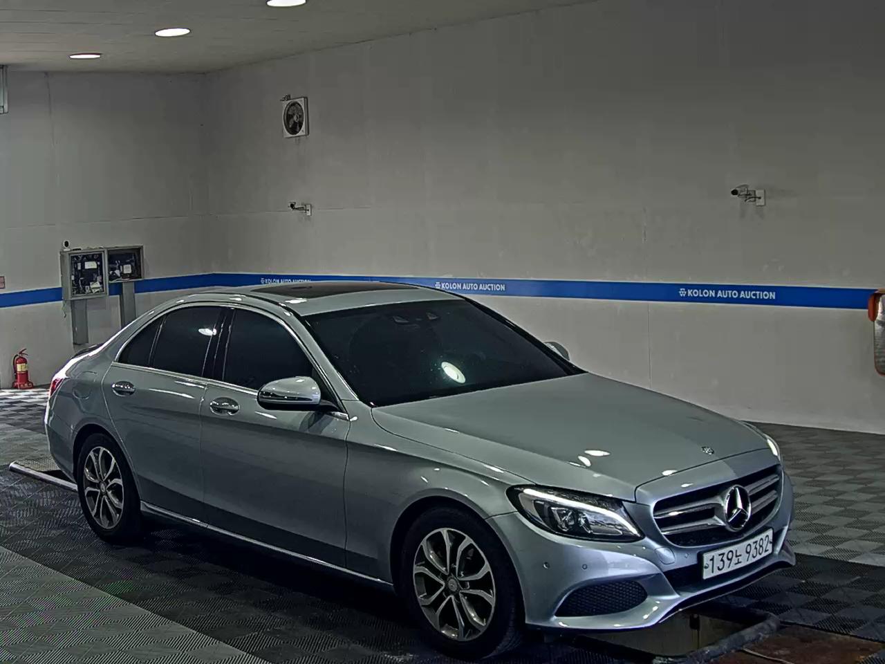 MERCEDES-BENZ C-CLASS (4TH GEN) C220 d AVANTGARDE 2017 - zdjęcie 3