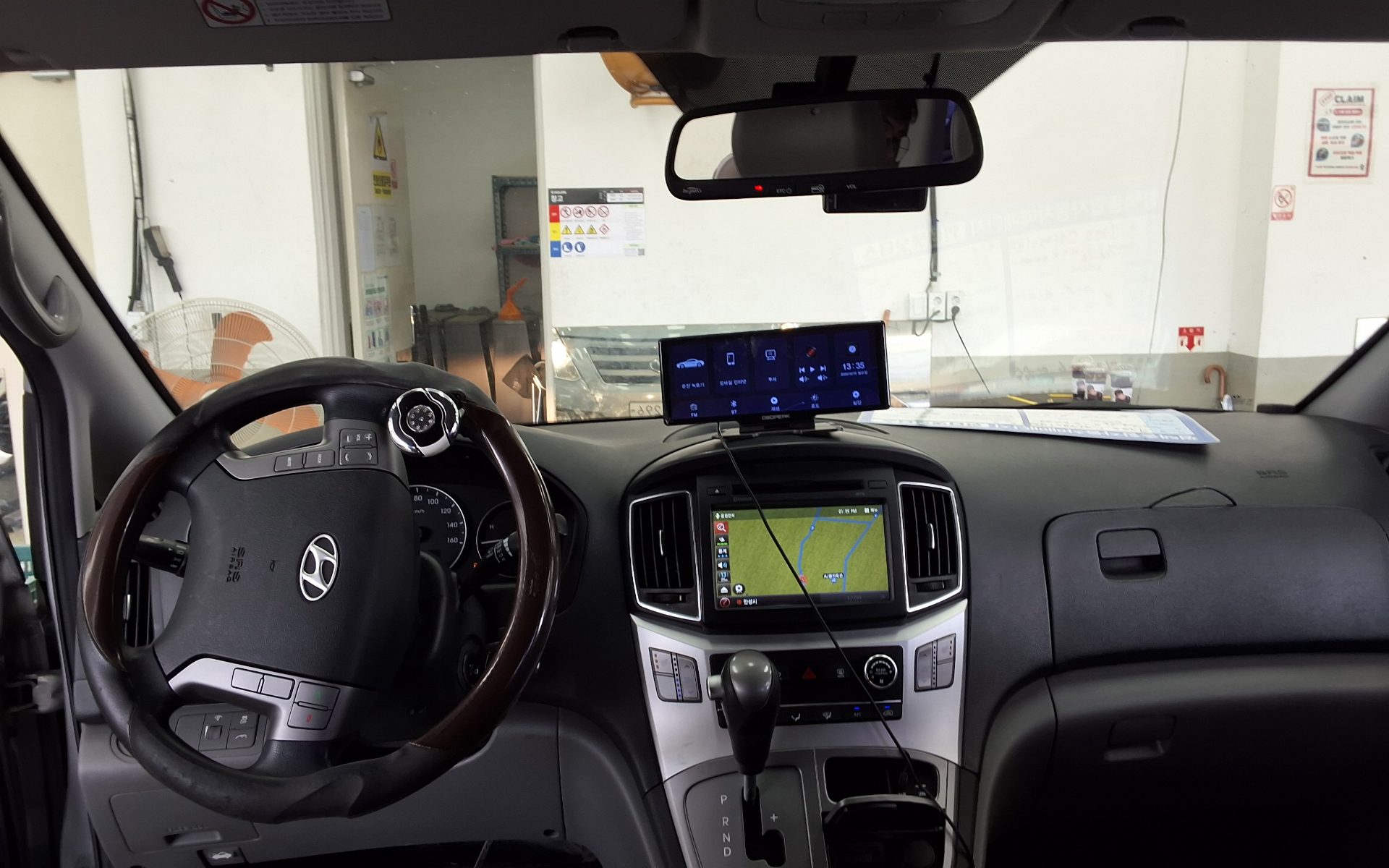 HYUNDAI GRAND STAREX 12-SEATER DIESEL MODERN 2017 - zdjęcie 11
