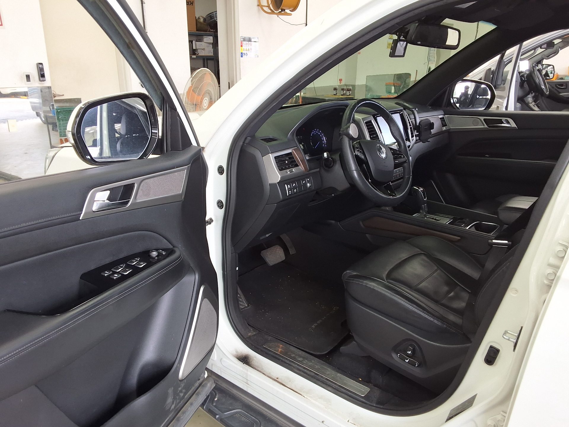 KG MOBILITY (SSANGYONG) G4 REXTON 2.2 2WD EURASIA EDITION 2018 - zdjęcie 10