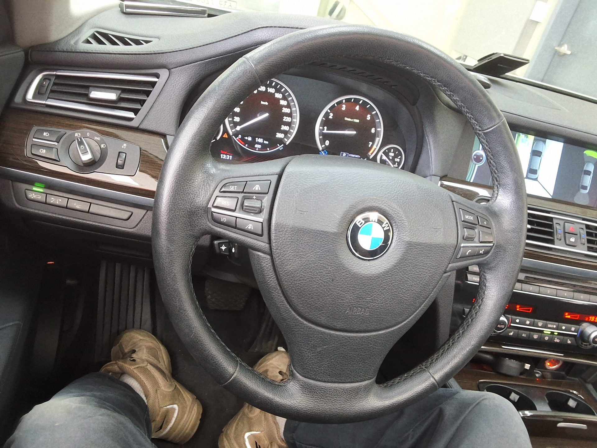BMW 7 SERIES (5TH GEN) 740Li 2012 - zdjęcie 23