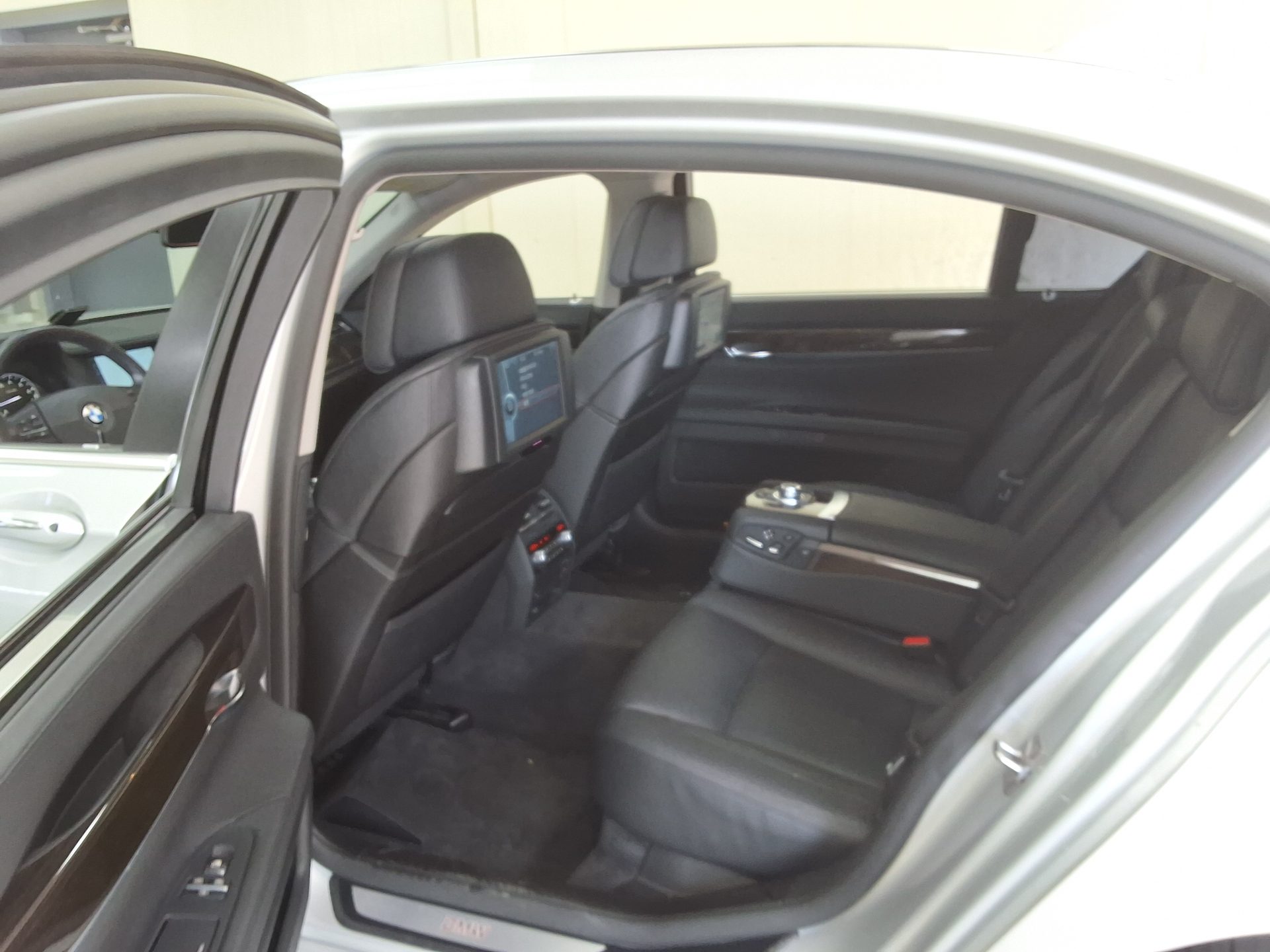 BMW 7 SERIES (5TH GEN) 740Li 2012 - zdjęcie 13