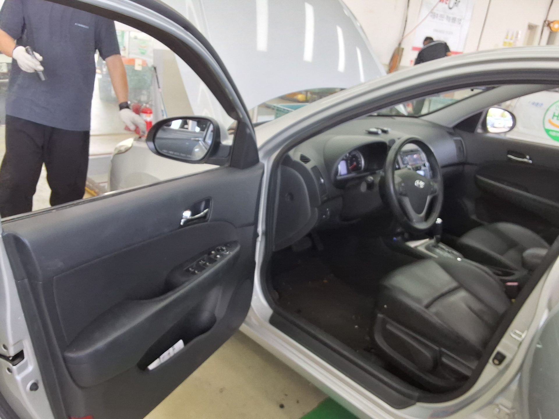 HYUNDAI i30 1.6 VVT PREMIER 2009 - zdjęcie 10