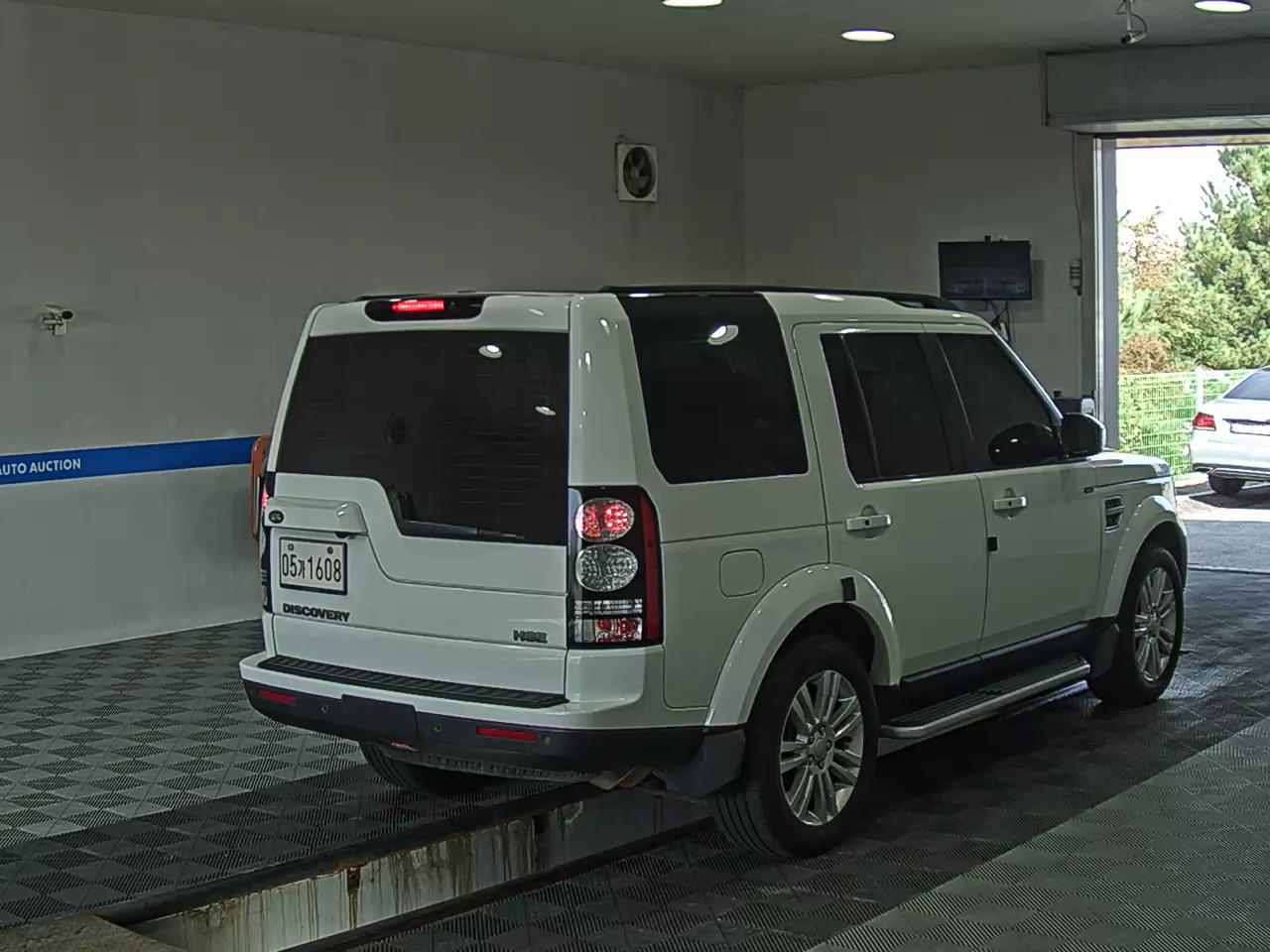 LAND ROVER DISCOVERY 4 3.0 SDV6 HSE 2015 - zdjęcie 5