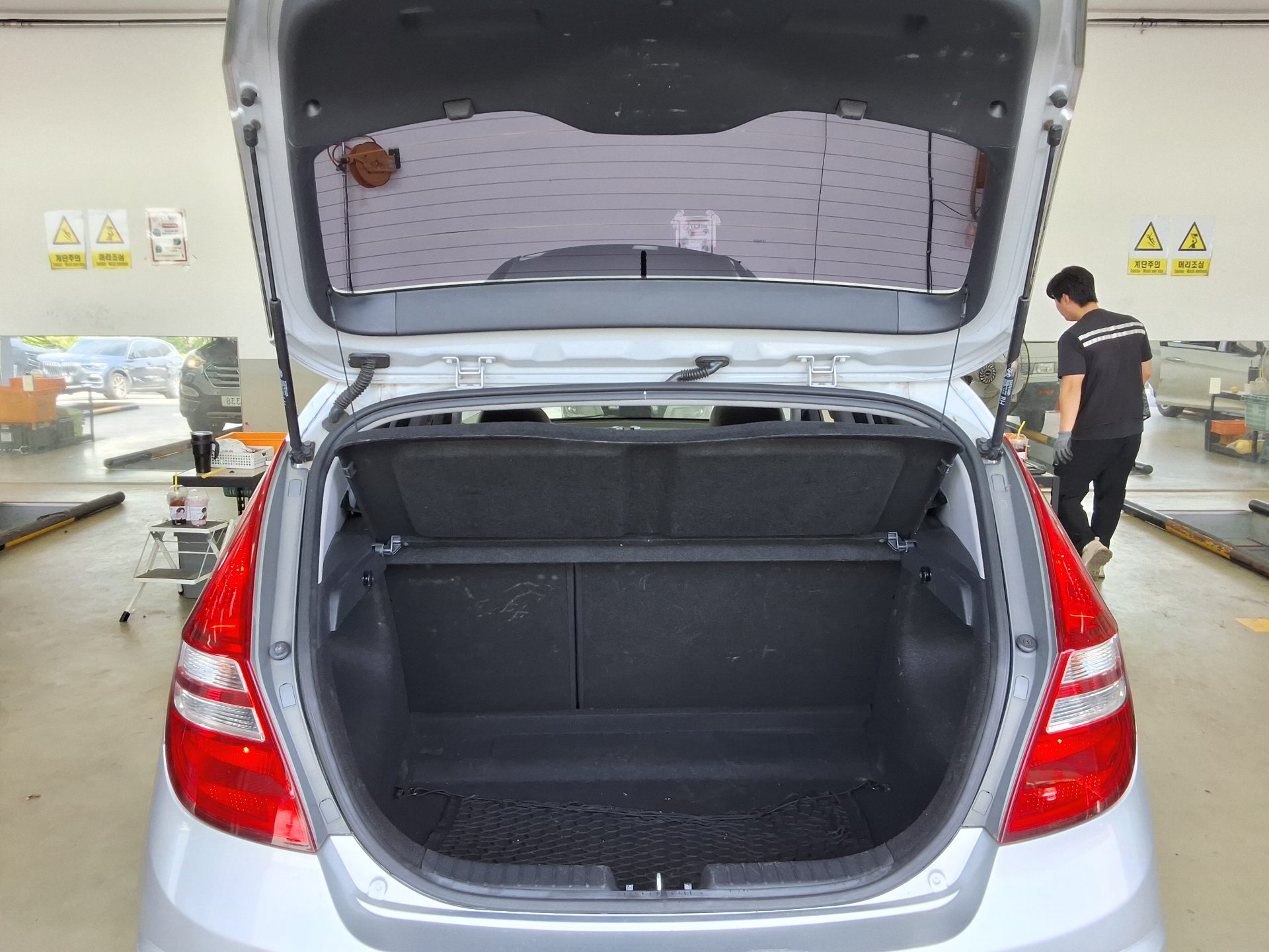 HYUNDAI i30 1.6 VVT PREMIER 2009 - zdjęcie 15