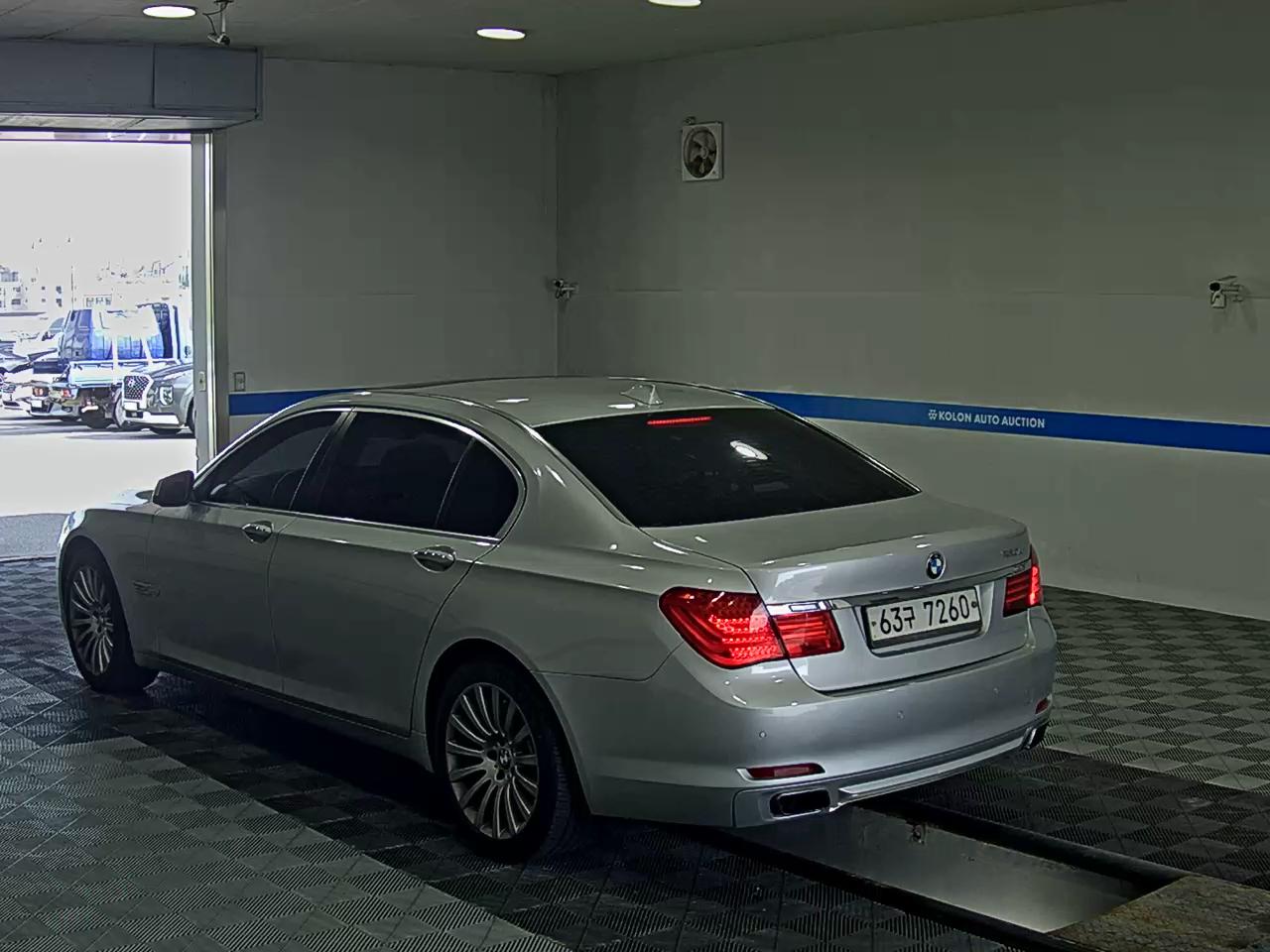 BMW 7 SERIES (5TH GEN) 740Li 2012 - zdjęcie 6