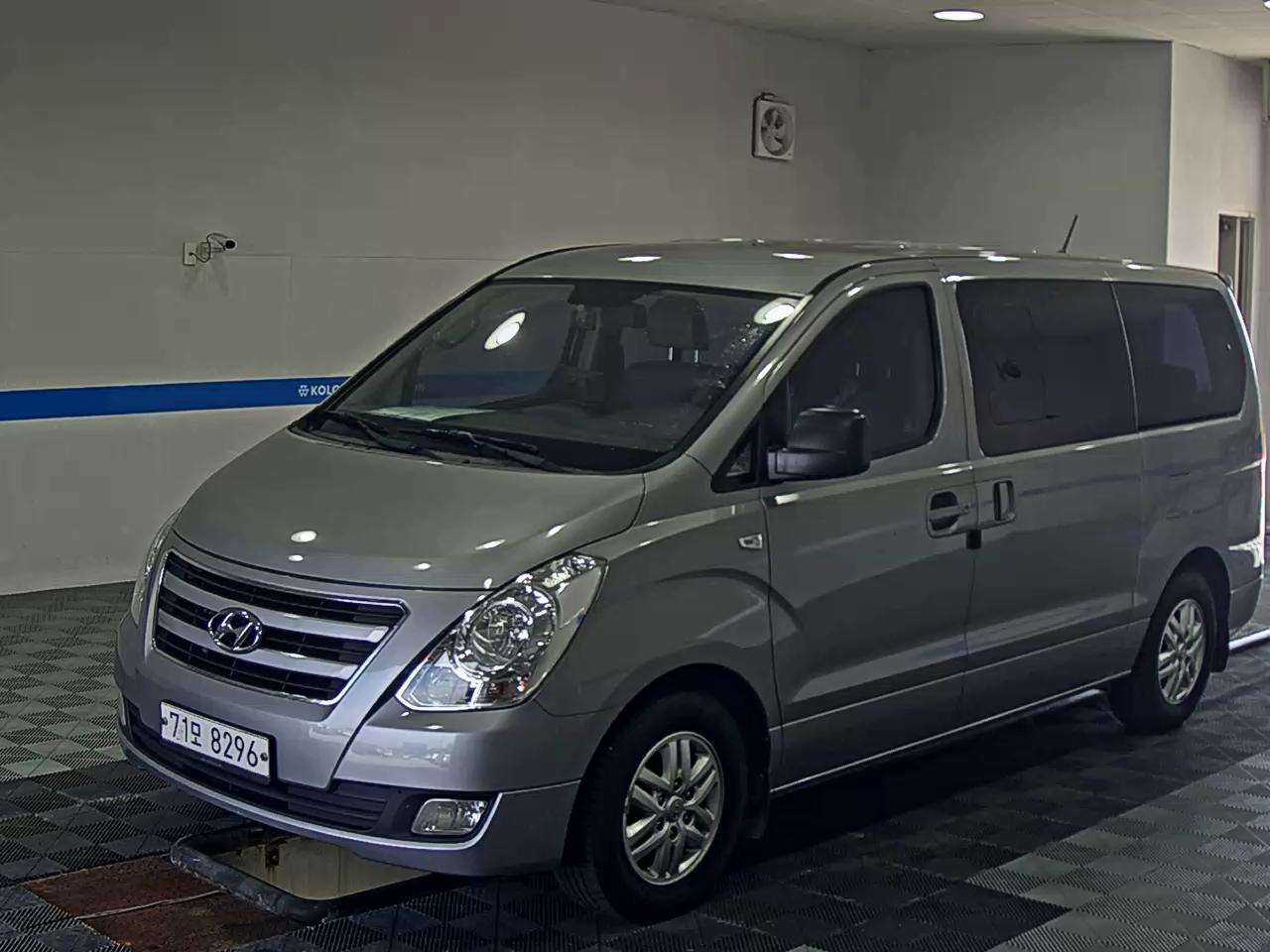 HYUNDAI GRAND STAREX 12-SEATER DIESEL MODERN 2017 - zdjęcie 2