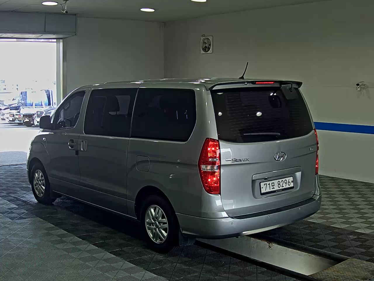 HYUNDAI GRAND STAREX 12-SEATER DIESEL MODERN 2017 - zdjęcie 6