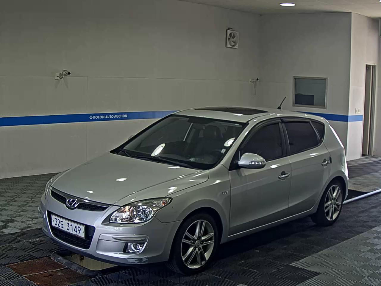 HYUNDAI i30 1.6 VVT PREMIER 2009 - zdjęcie 2