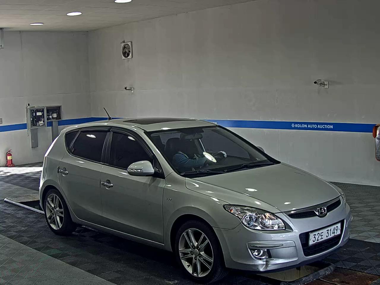 HYUNDAI i30 1.6 VVT PREMIER 2009 - zdjęcie 3