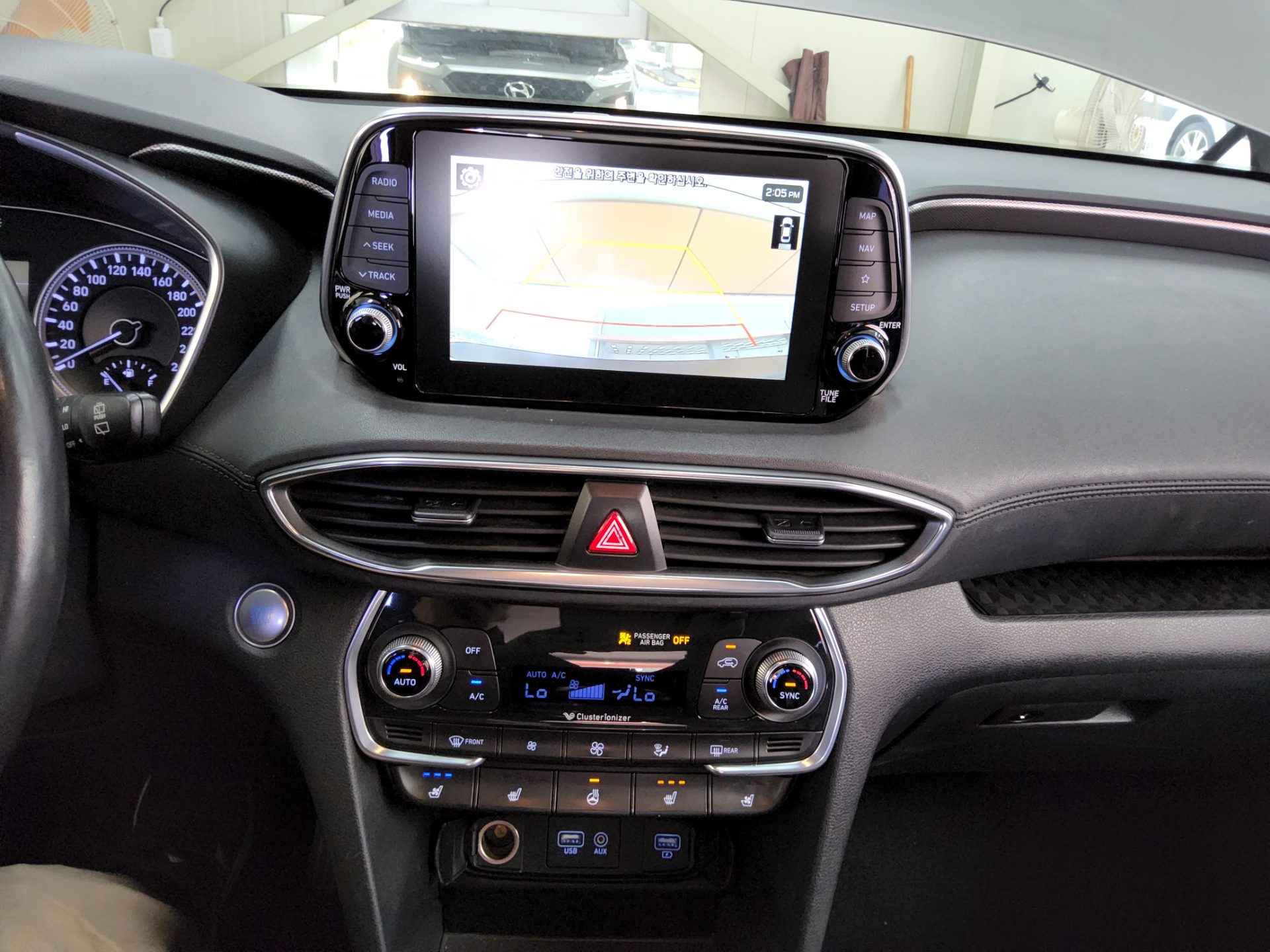 HYUNDAI SANTA FE (TM) R2.2 2WD EXCLUSIVE 2019 - zdjęcie 18