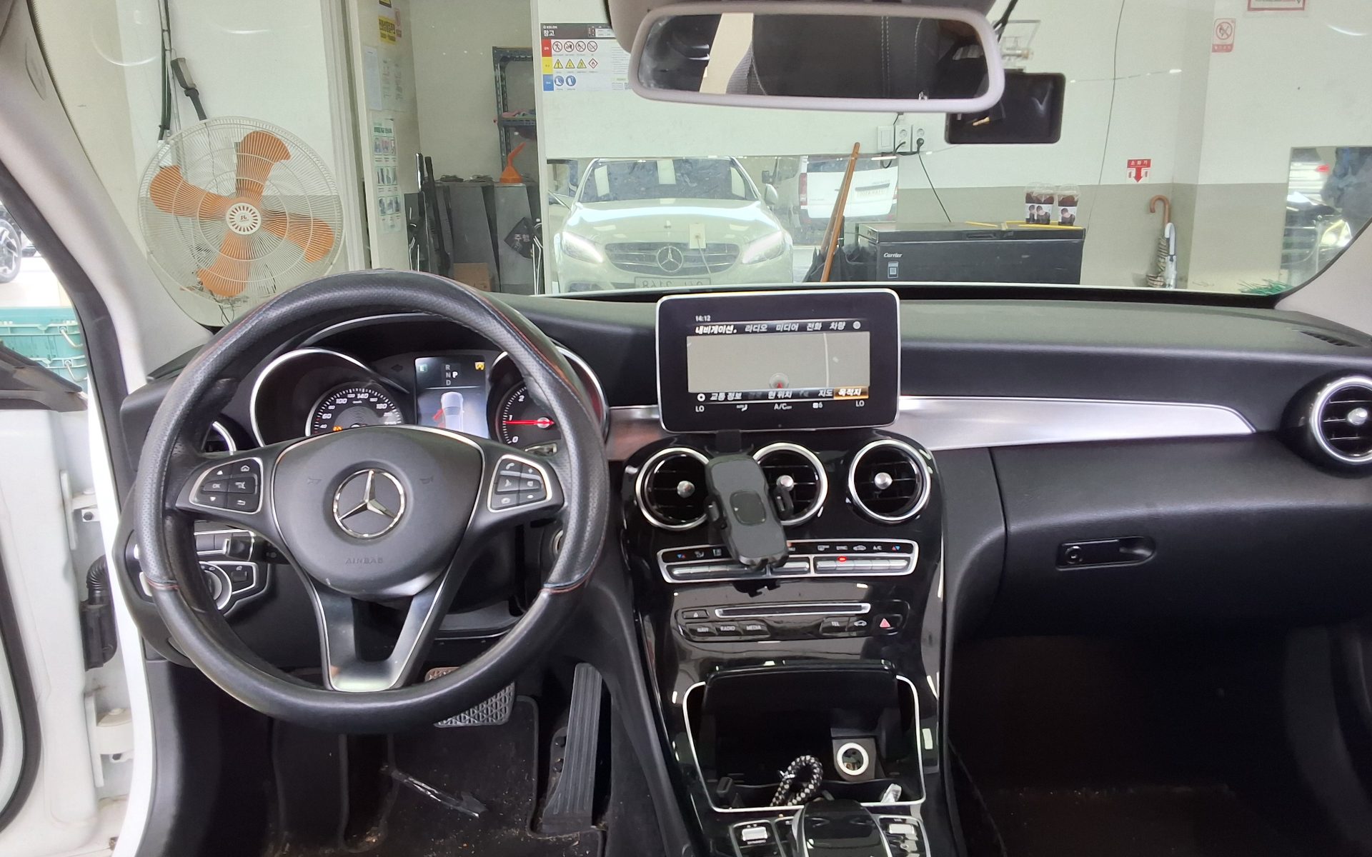 MERCEDES-BENZ C-CLASS (4TH GEN) C220 d AVANTGARDE 2018 - zdjęcie 11