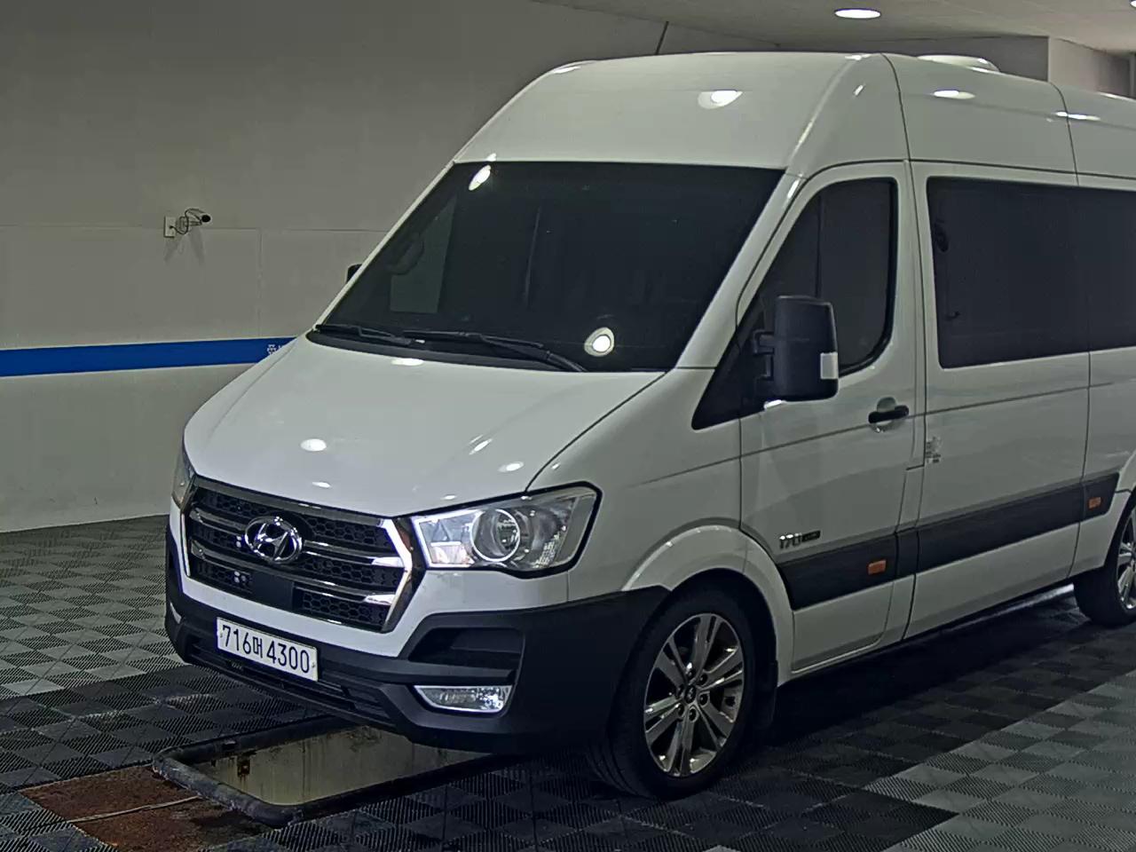 HYUNDAI SOLATI 16-SEATER DELUXE 2024 - zdjęcie 2