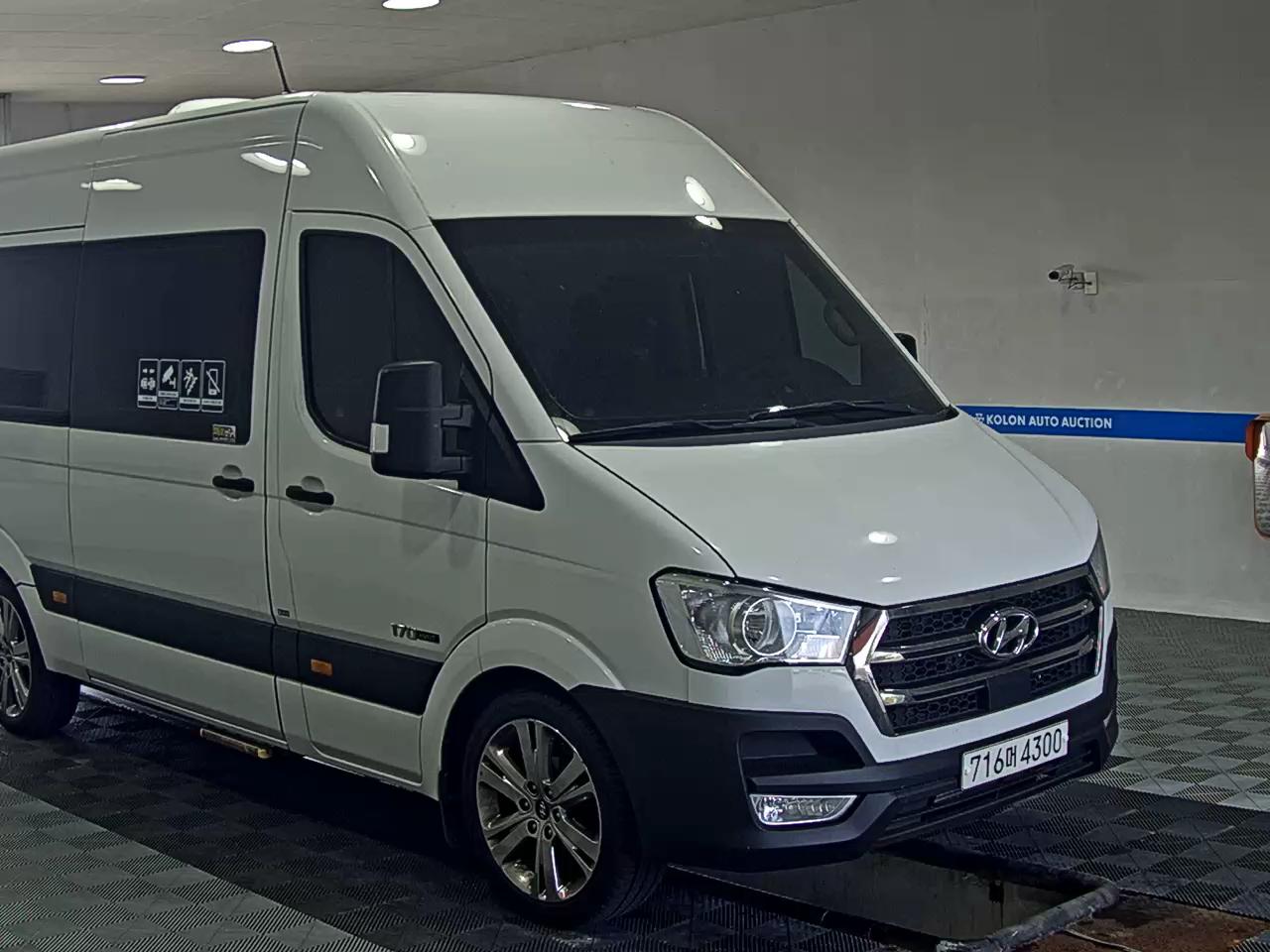 HYUNDAI SOLATI 16-SEATER DELUXE 2024 - zdjęcie 3