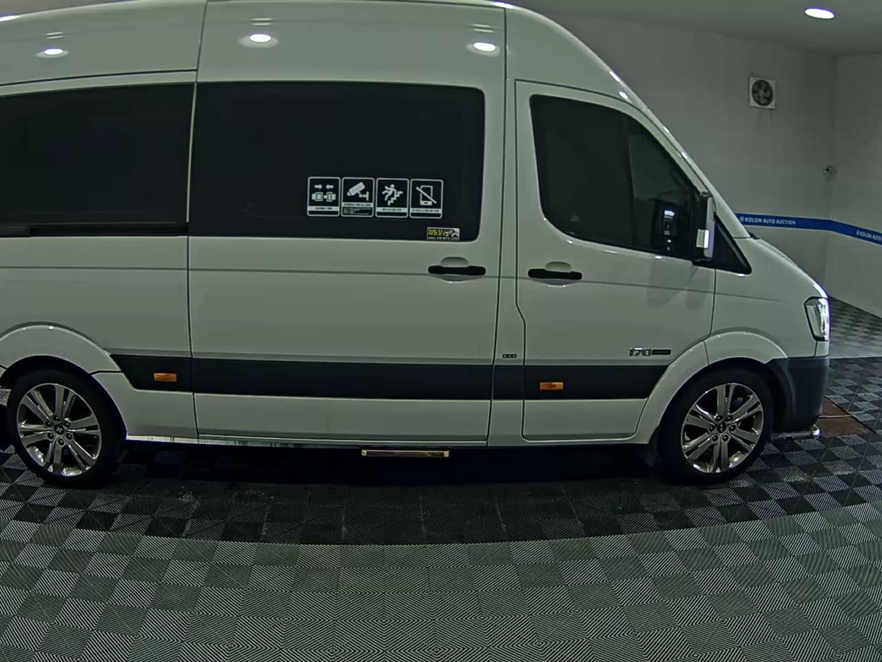 HYUNDAI SOLATI 16-SEATER DELUXE 2024 - zdjęcie 4