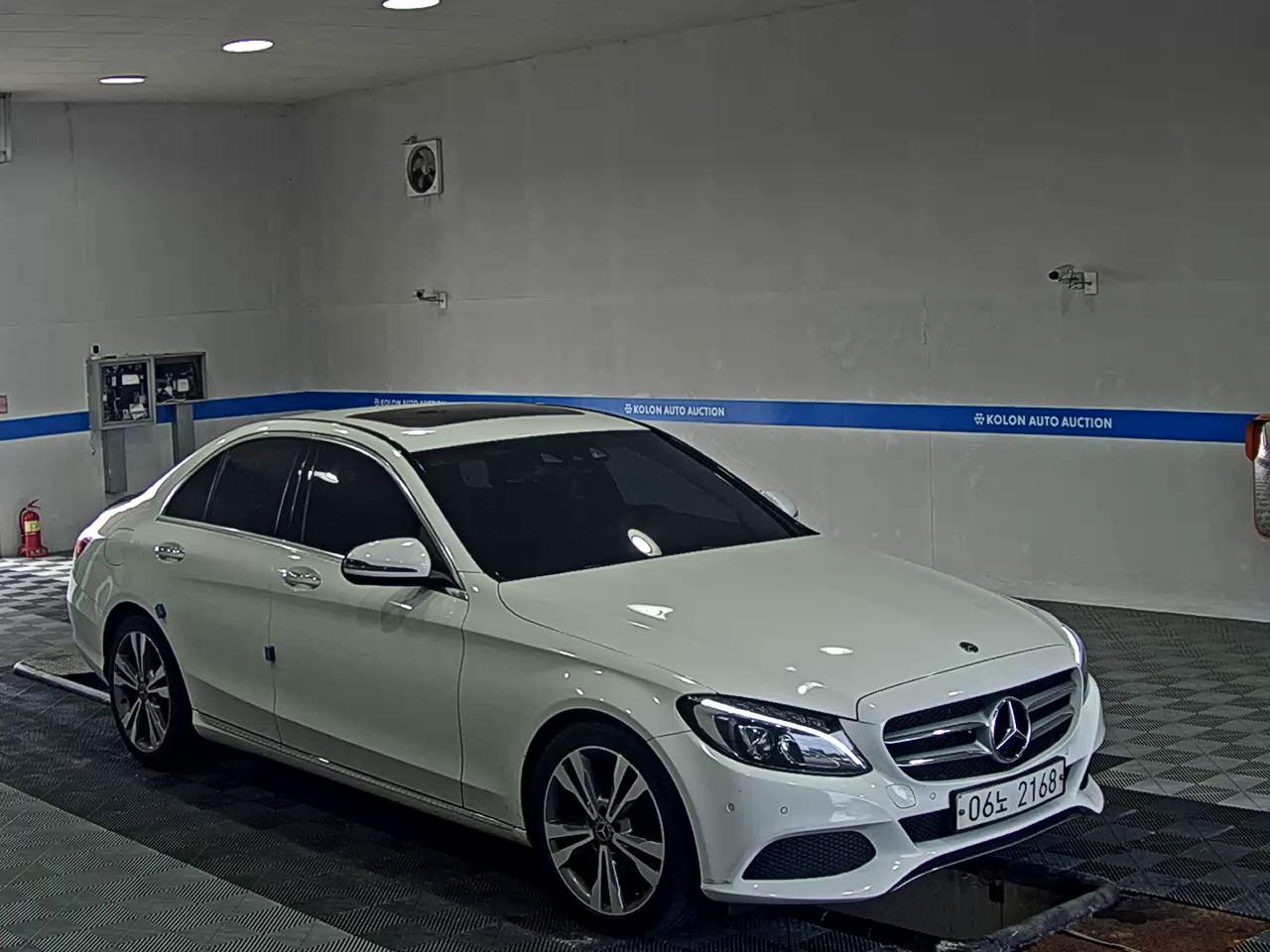 MERCEDES-BENZ C-CLASS (4TH GEN) C220 d AVANTGARDE 2018 - zdjęcie 3