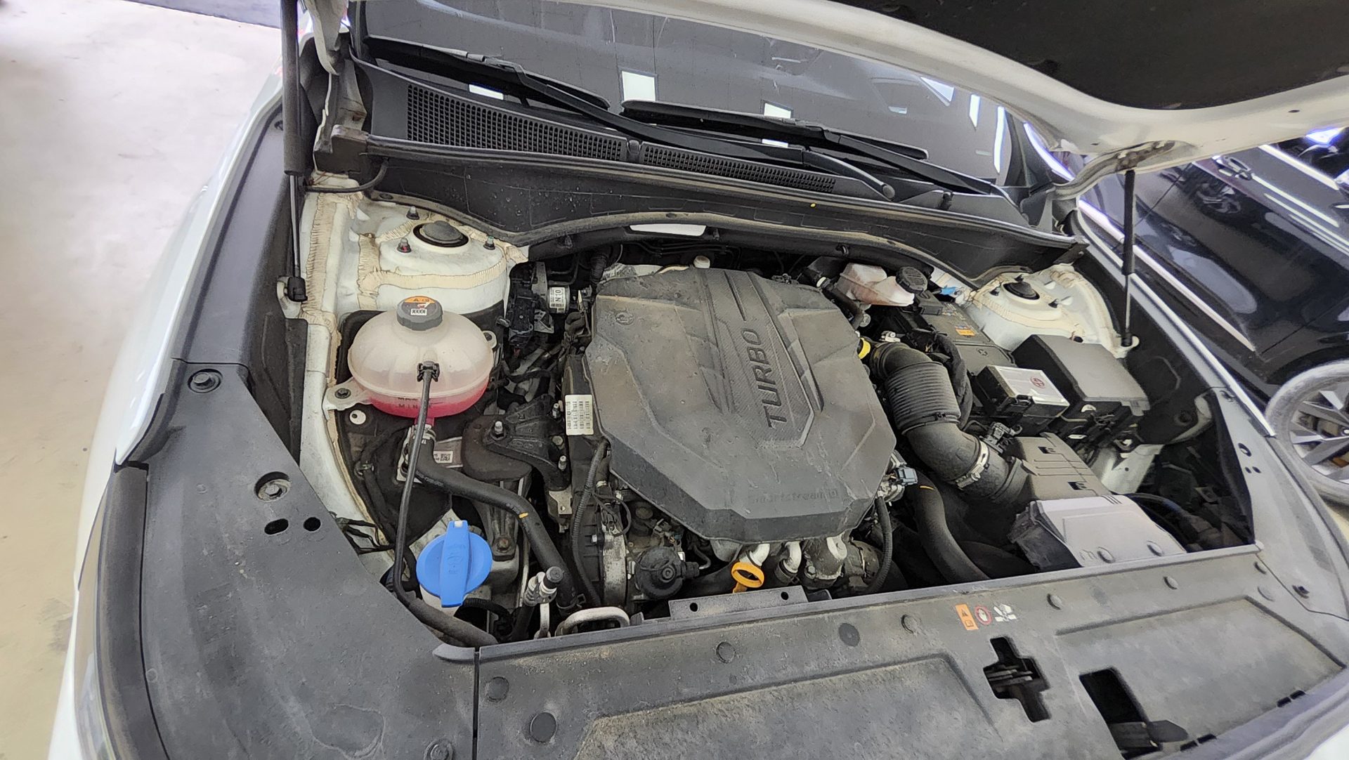 HYUNDAI THE NEW SANTA FE DIESEL 2.2 2WD PRESTIGE 2021 - zdjęcie 21