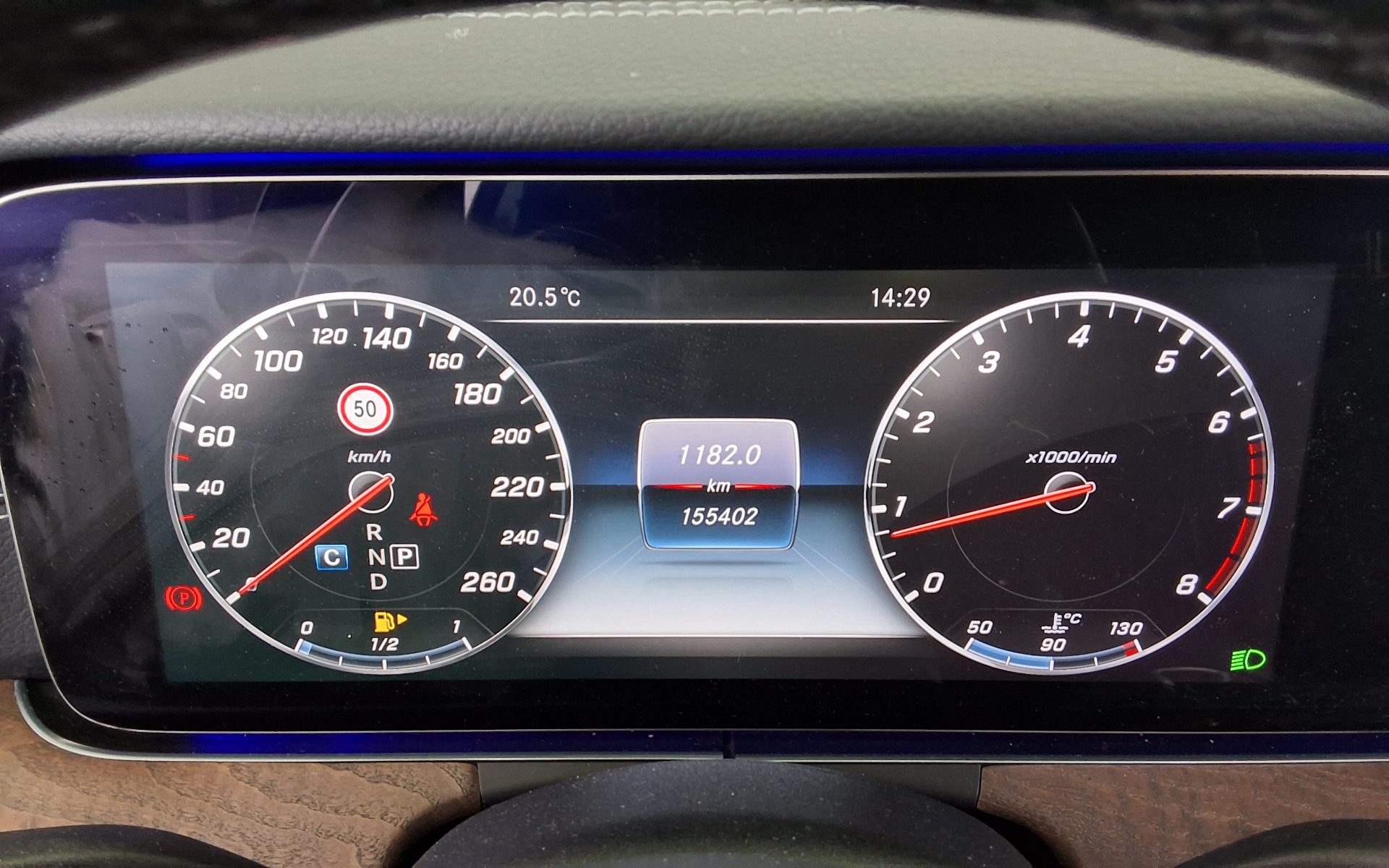 MERCEDES-BENZ E-CLASS (5TH GEN) E300 4MATIC EXCLUSIVE 2017 - zdjęcie 9