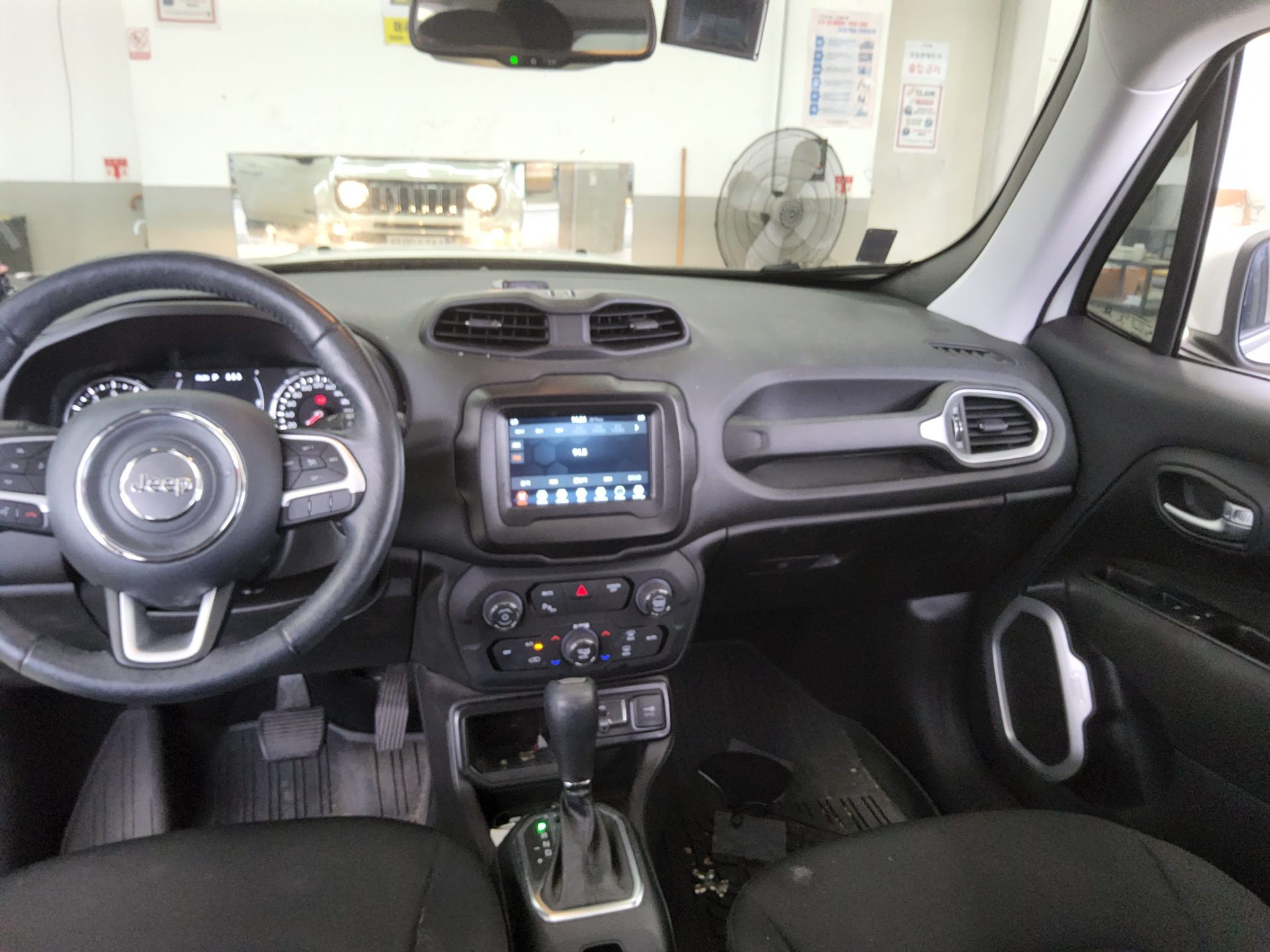 JEEP RENEGADE 2.4 GASOLINE LONGITUDE 2021 - zdjęcie 11